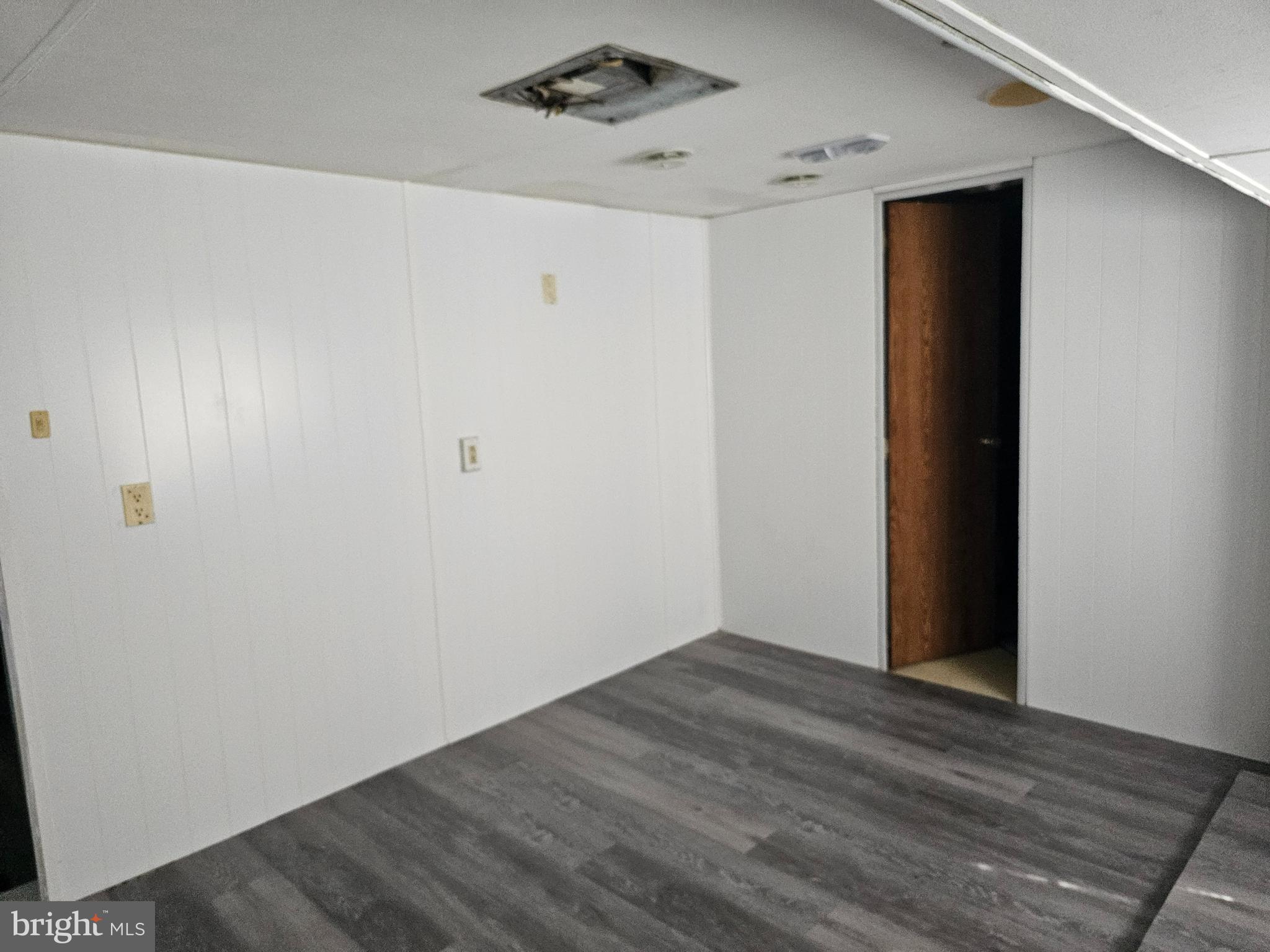 INDIAN ACRES - Residential