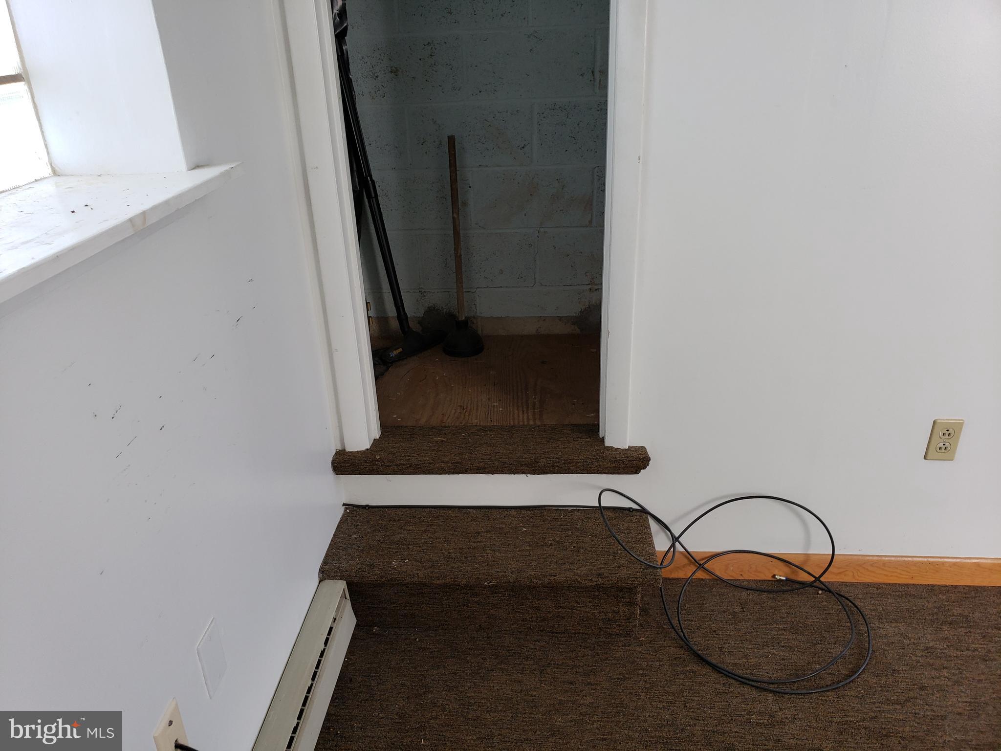 JARRETTSVILLE - Commercial Sale