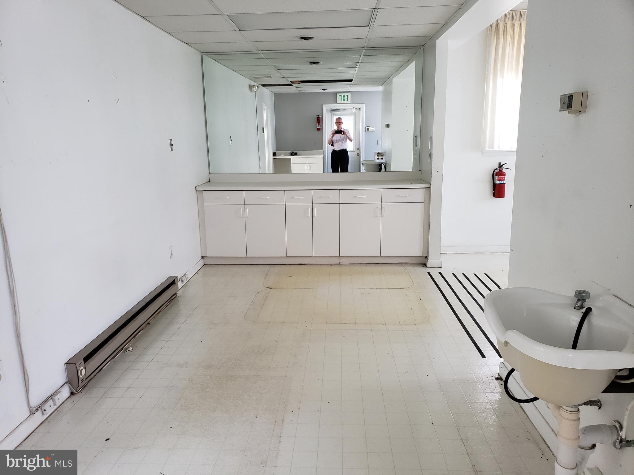 JARRETTSVILLE - Commercial Sale