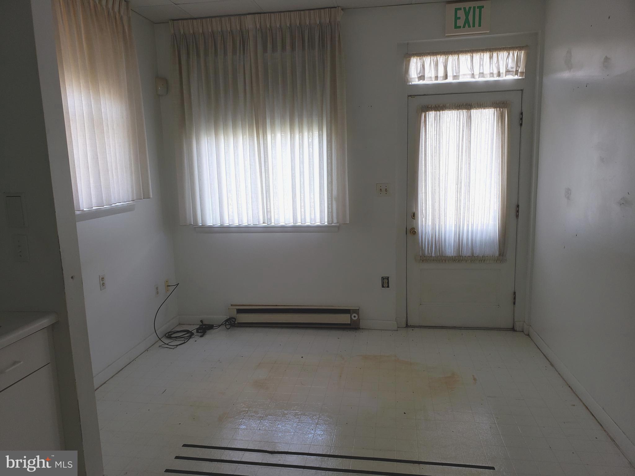 JARRETTSVILLE - Commercial Sale