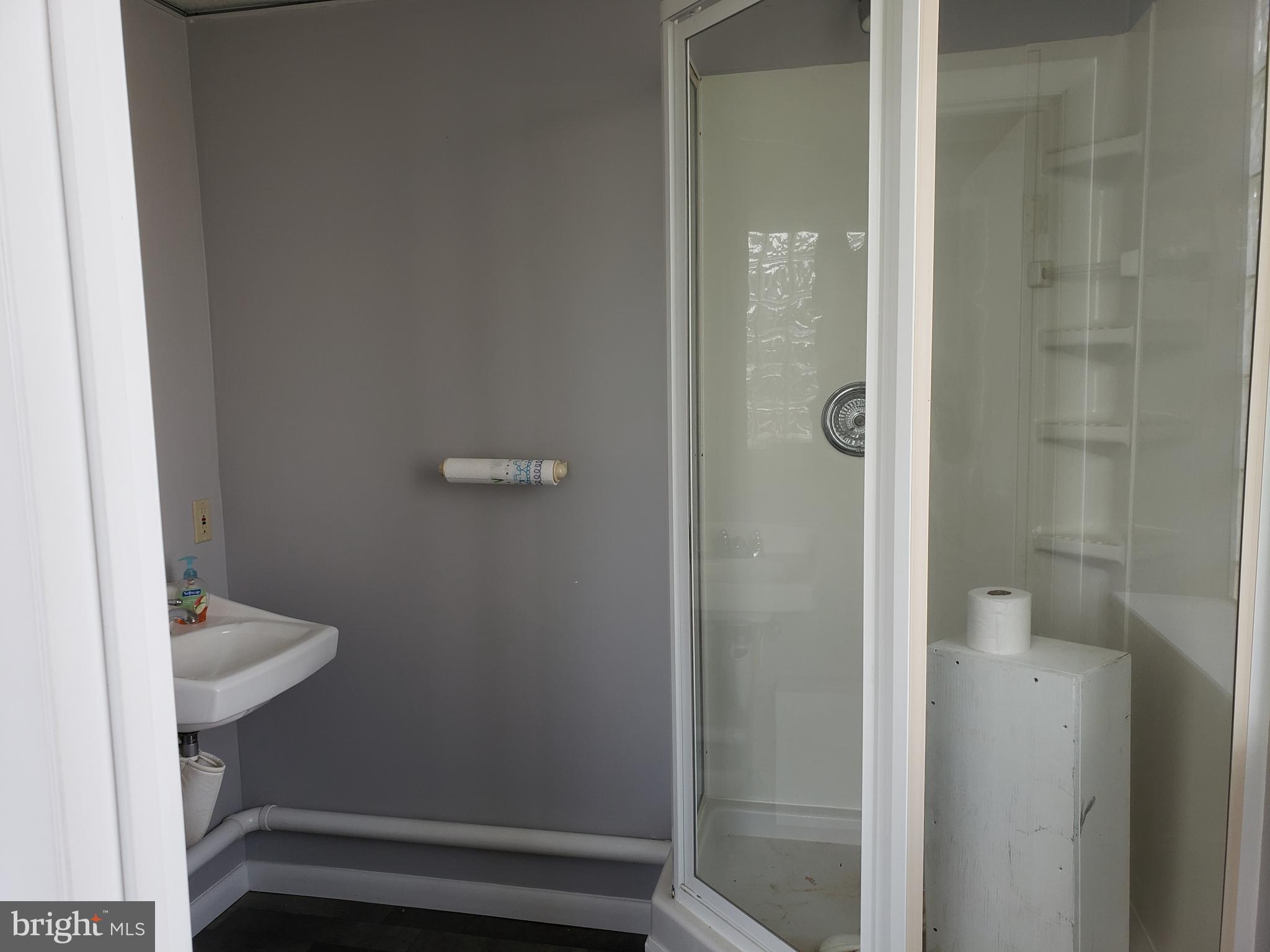 JARRETTSVILLE - Commercial Sale