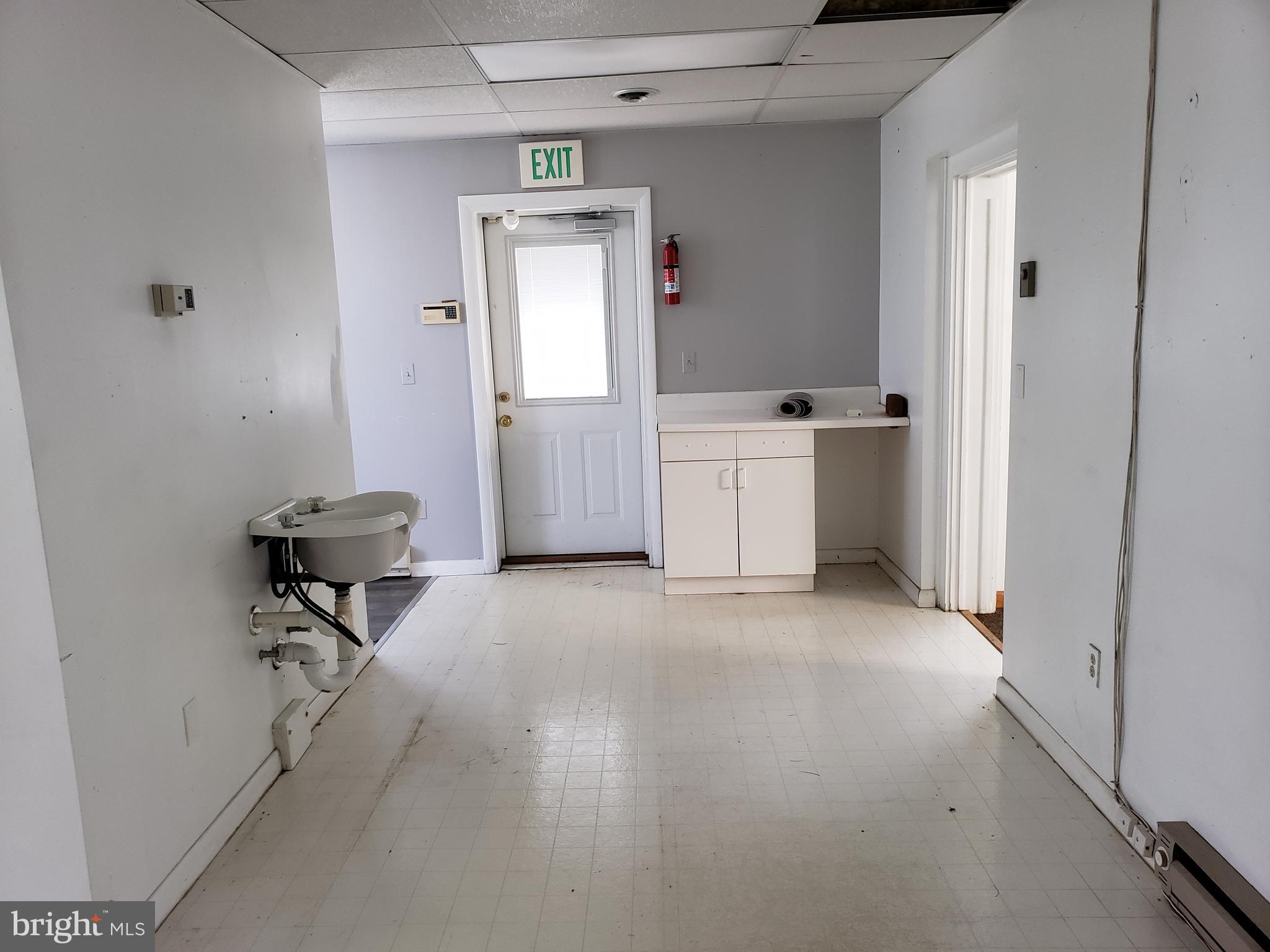 JARRETTSVILLE - Commercial Sale