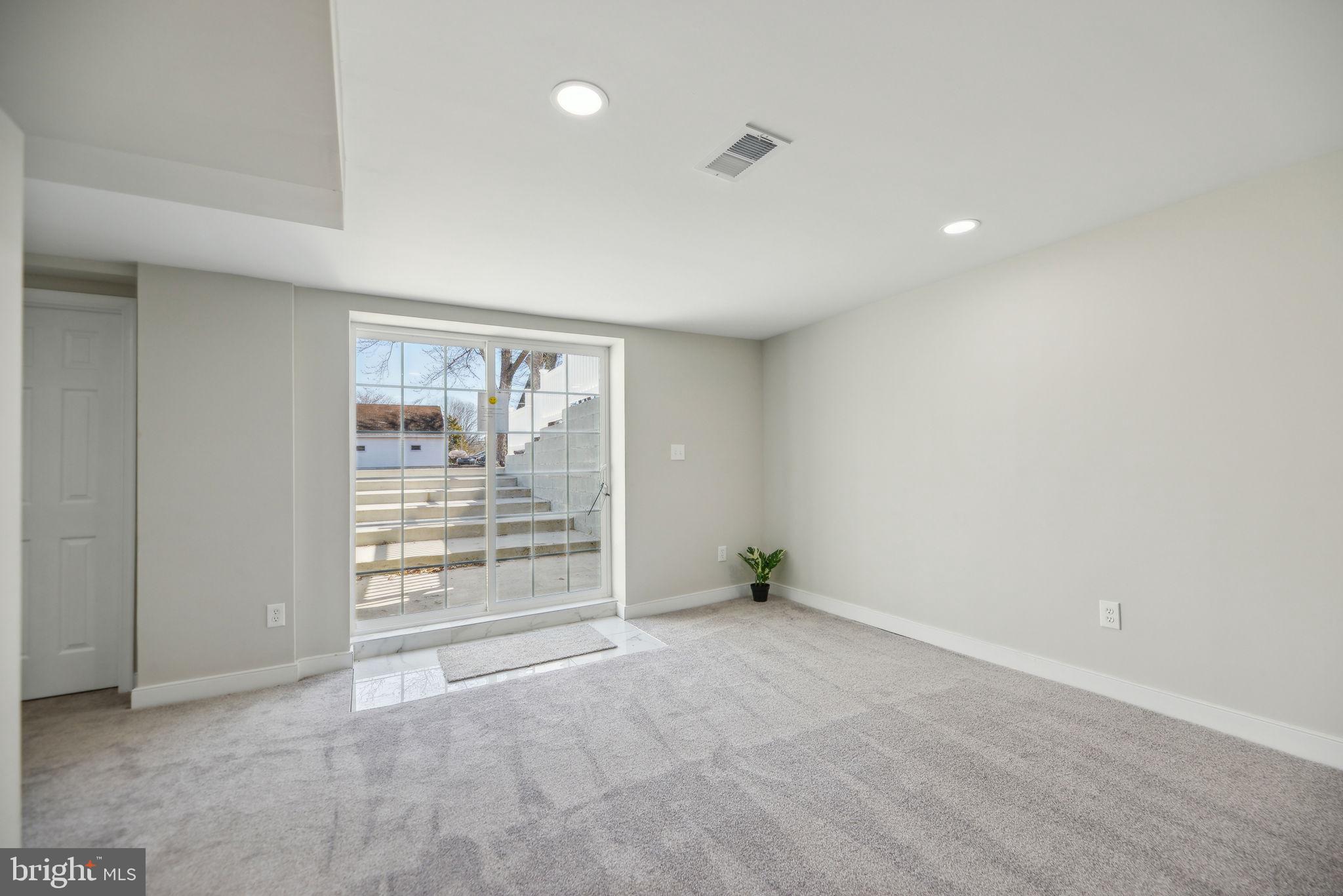 STAFFORD HEIGHTS - Residential