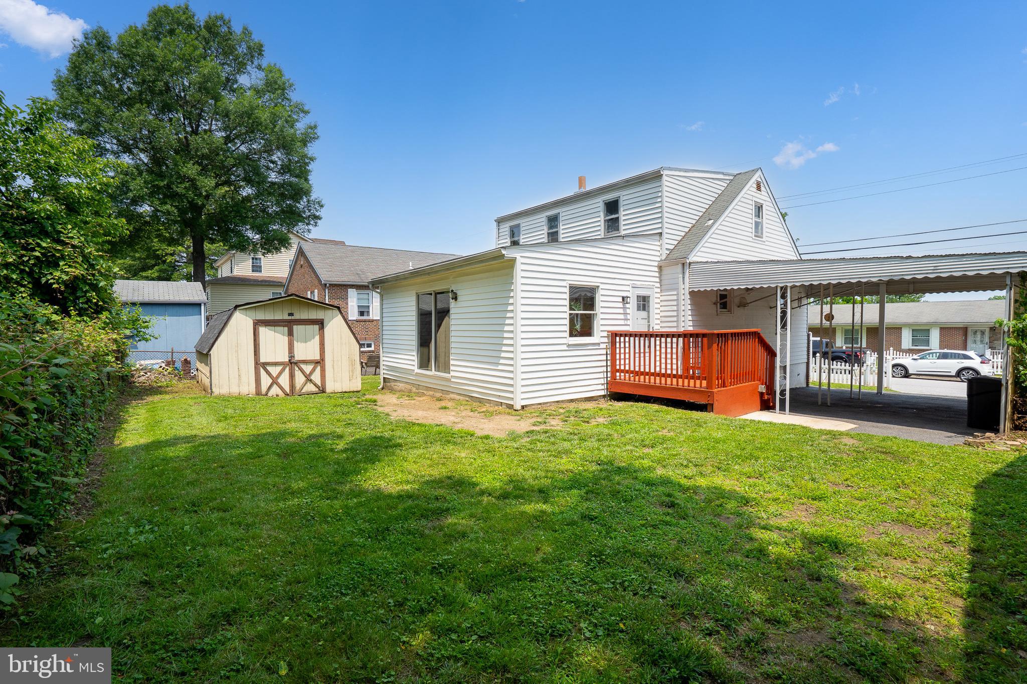 MONTROSE FARMS - Residential