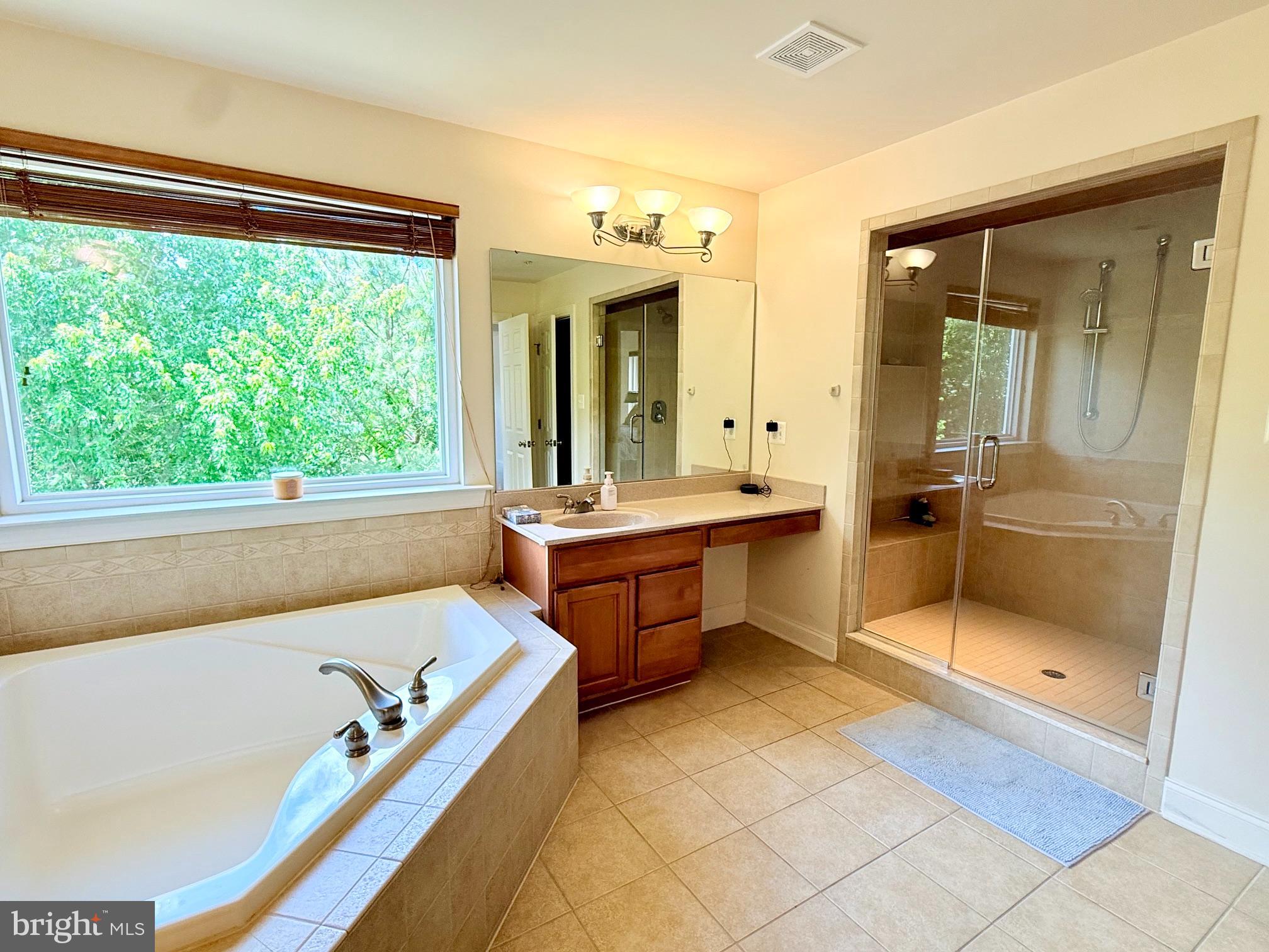 BROAD CREEK - Residential