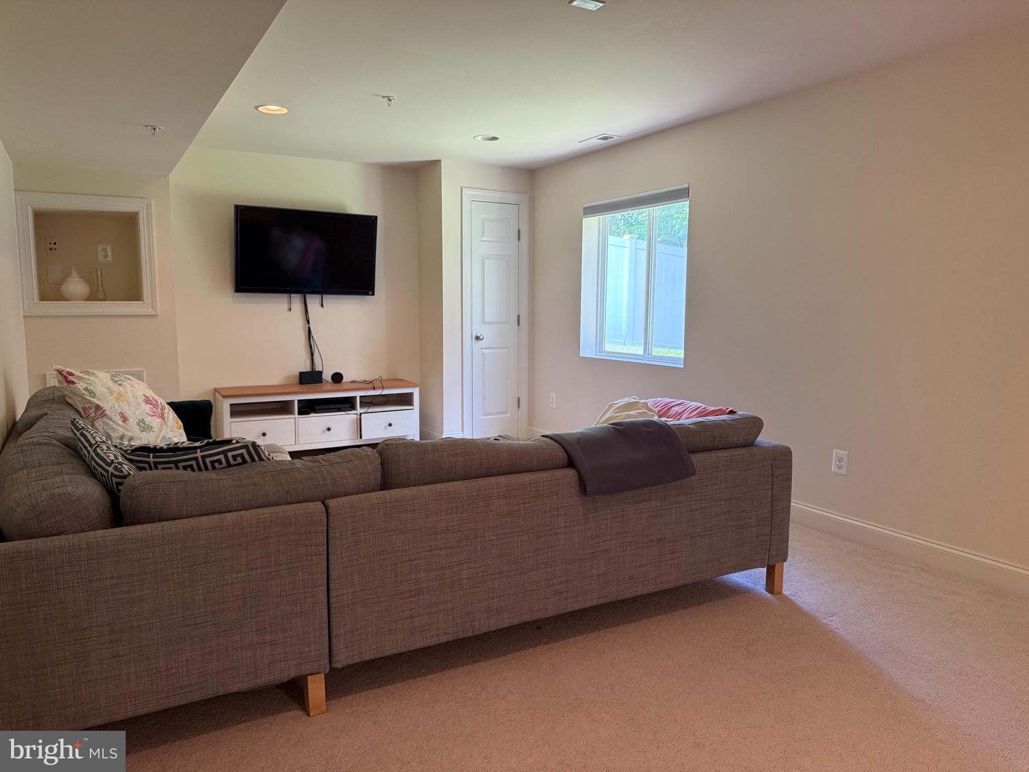 BROAD CREEK - Residential