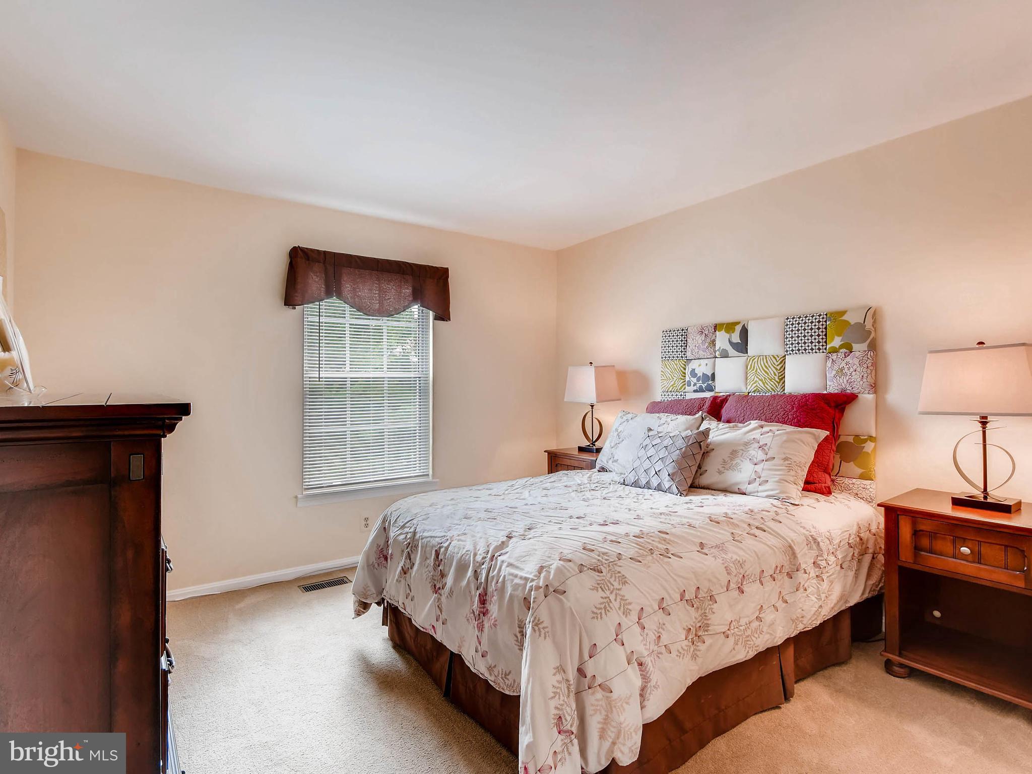 PADONIA COMPLEX - Residential