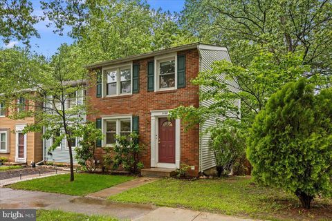 8160 CURVING CREEK COURT SPRINGFIELD VA 22153
