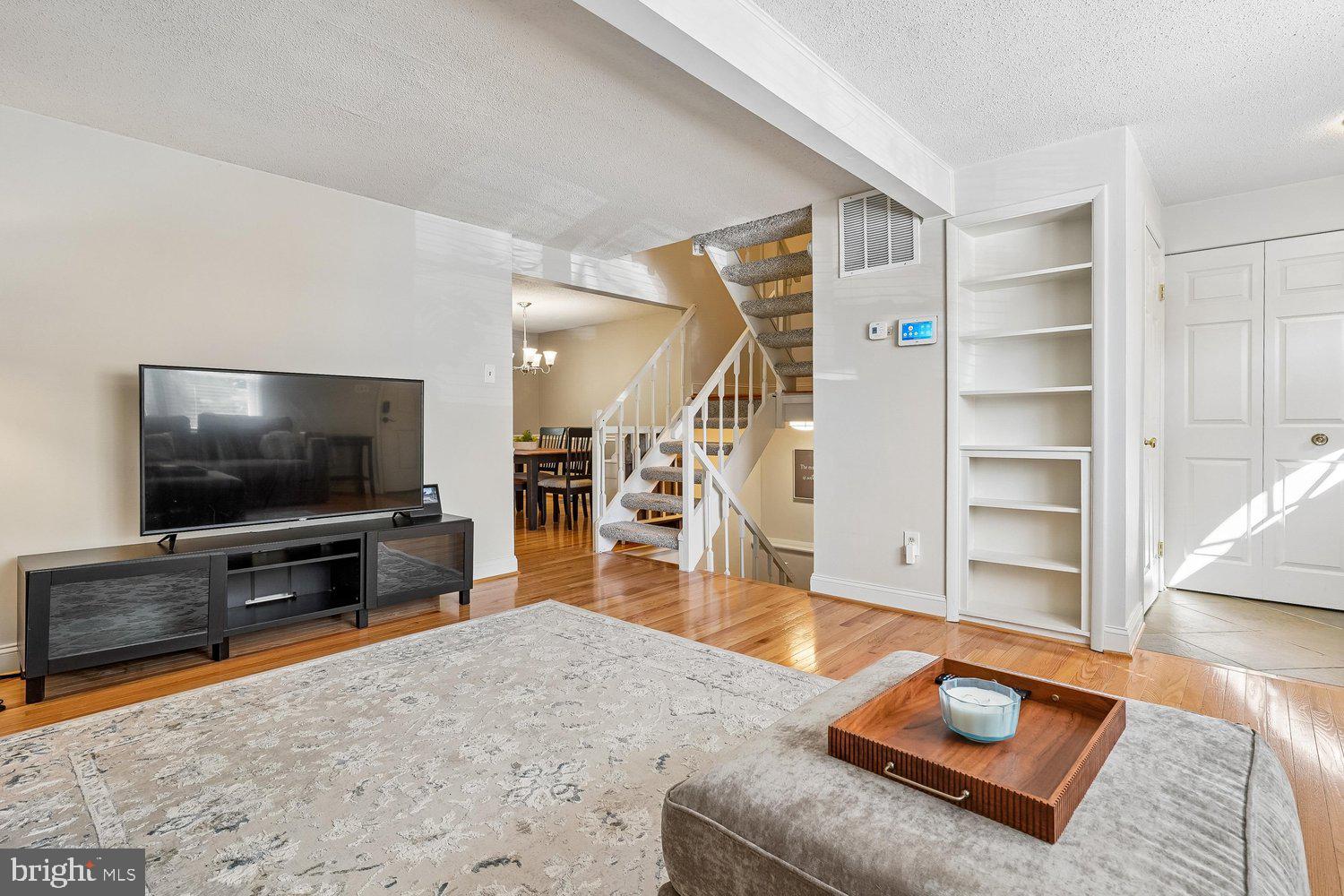 NEWINGTON FOREST - Residential