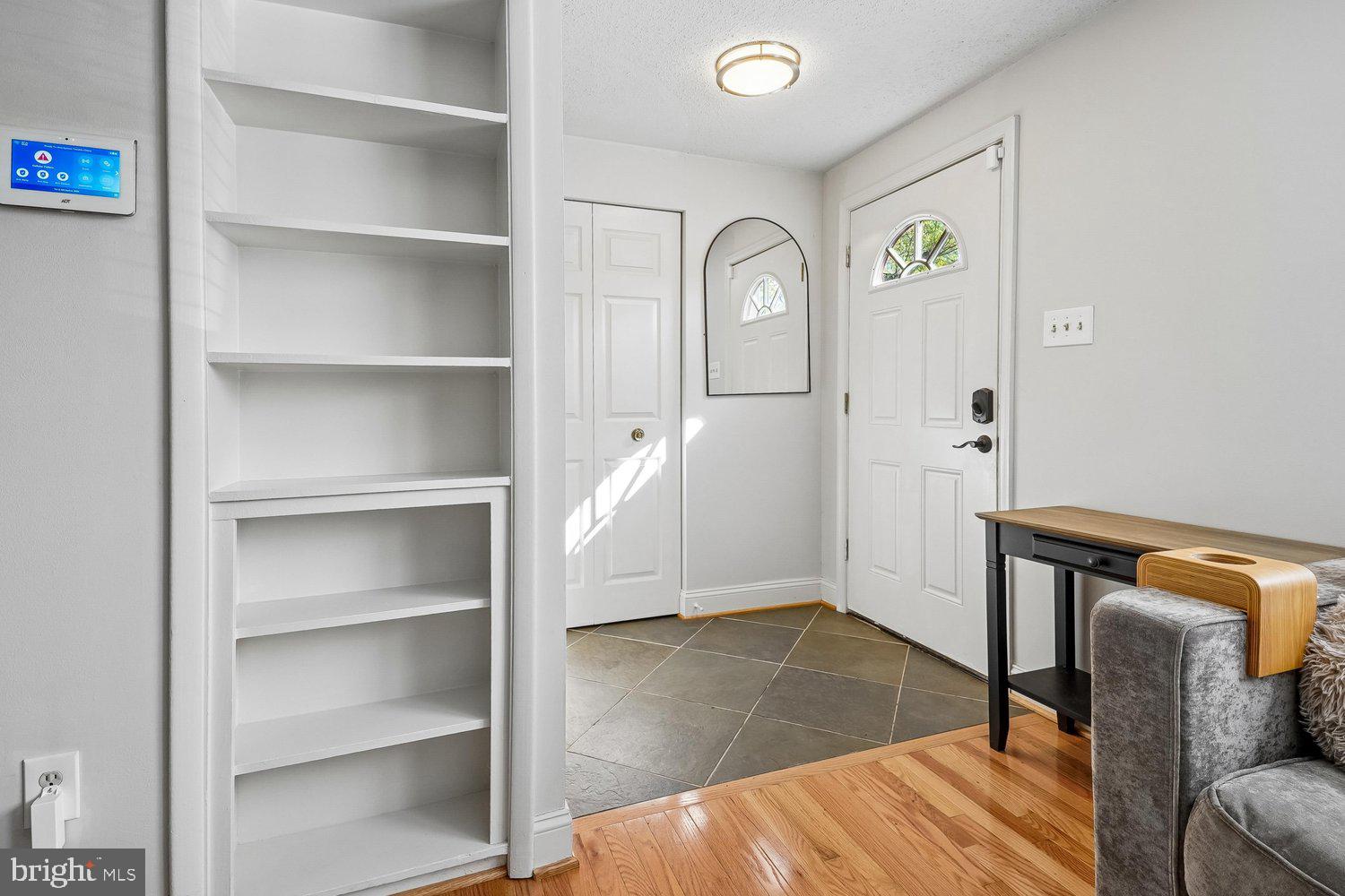 8160 CURVING CREEK COURT