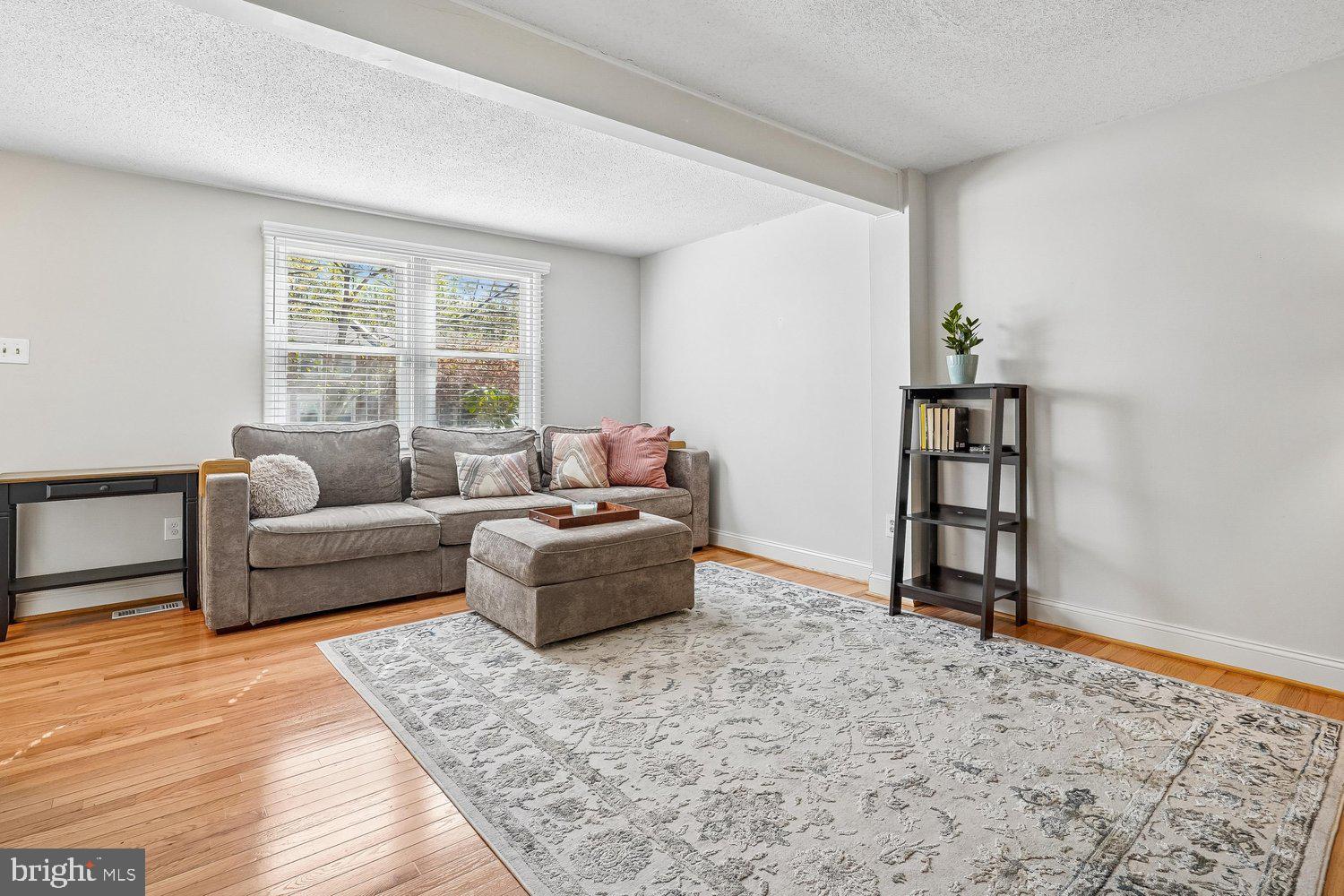 8160 CURVING CREEK COURT