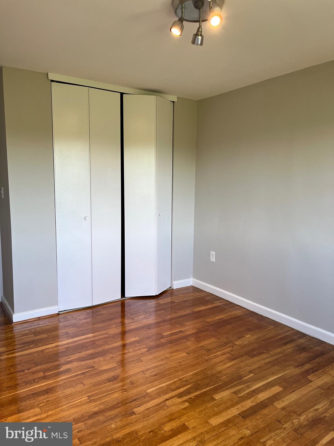 ARLINGTON RIDGE - Residential Lease