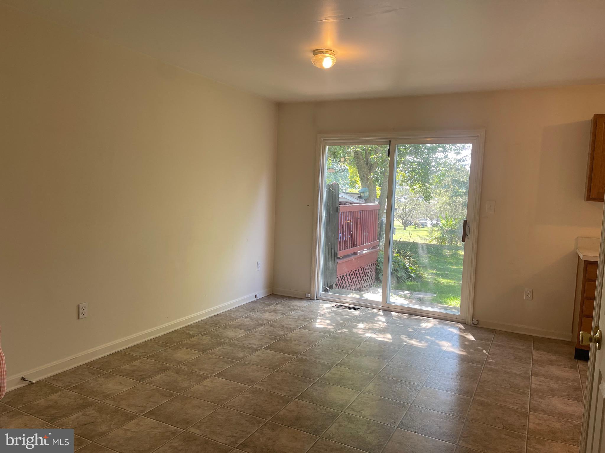 HIGHLAND HEIGHTS - Residential Lease