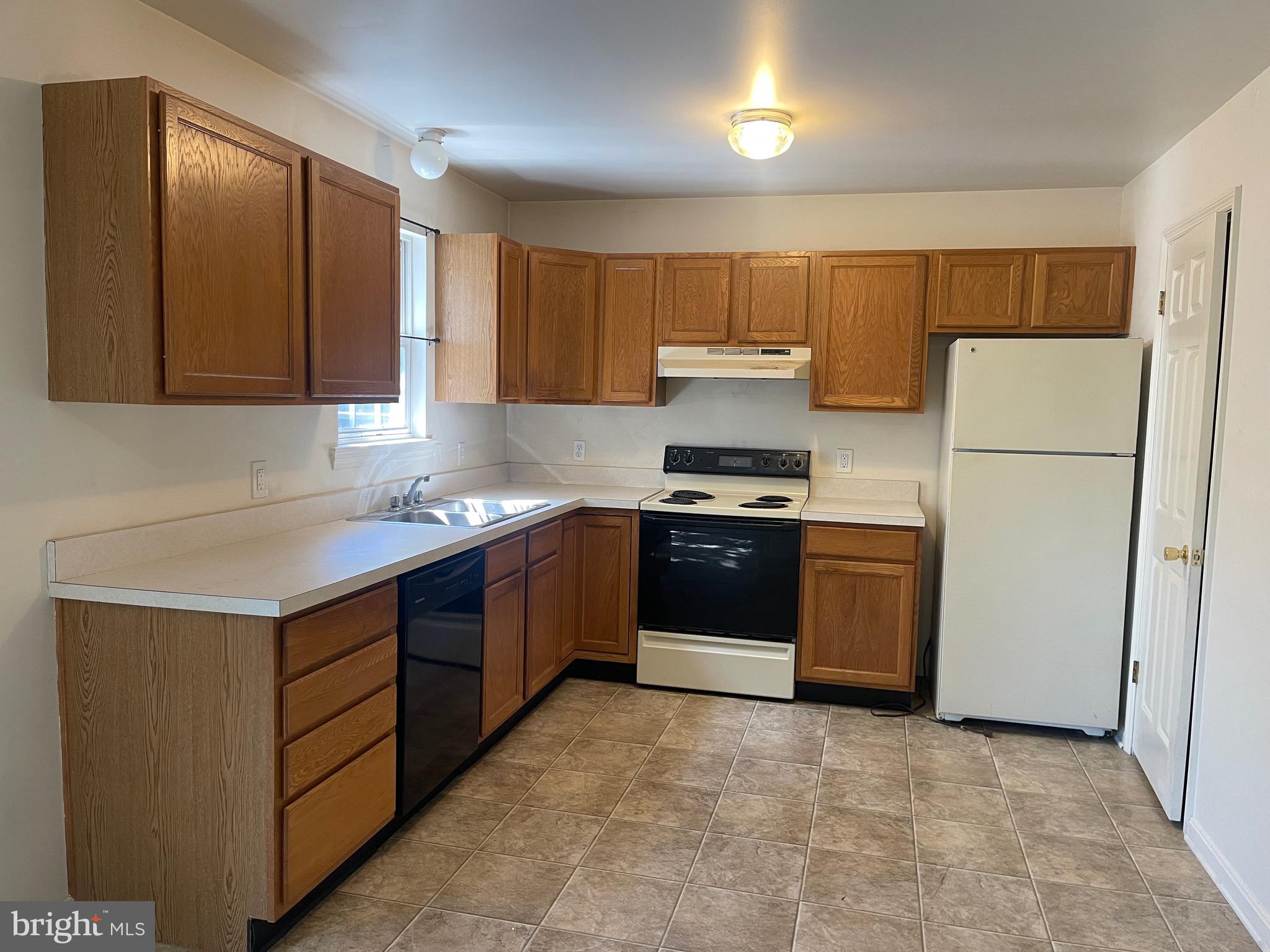 HIGHLAND HEIGHTS - Residential Lease