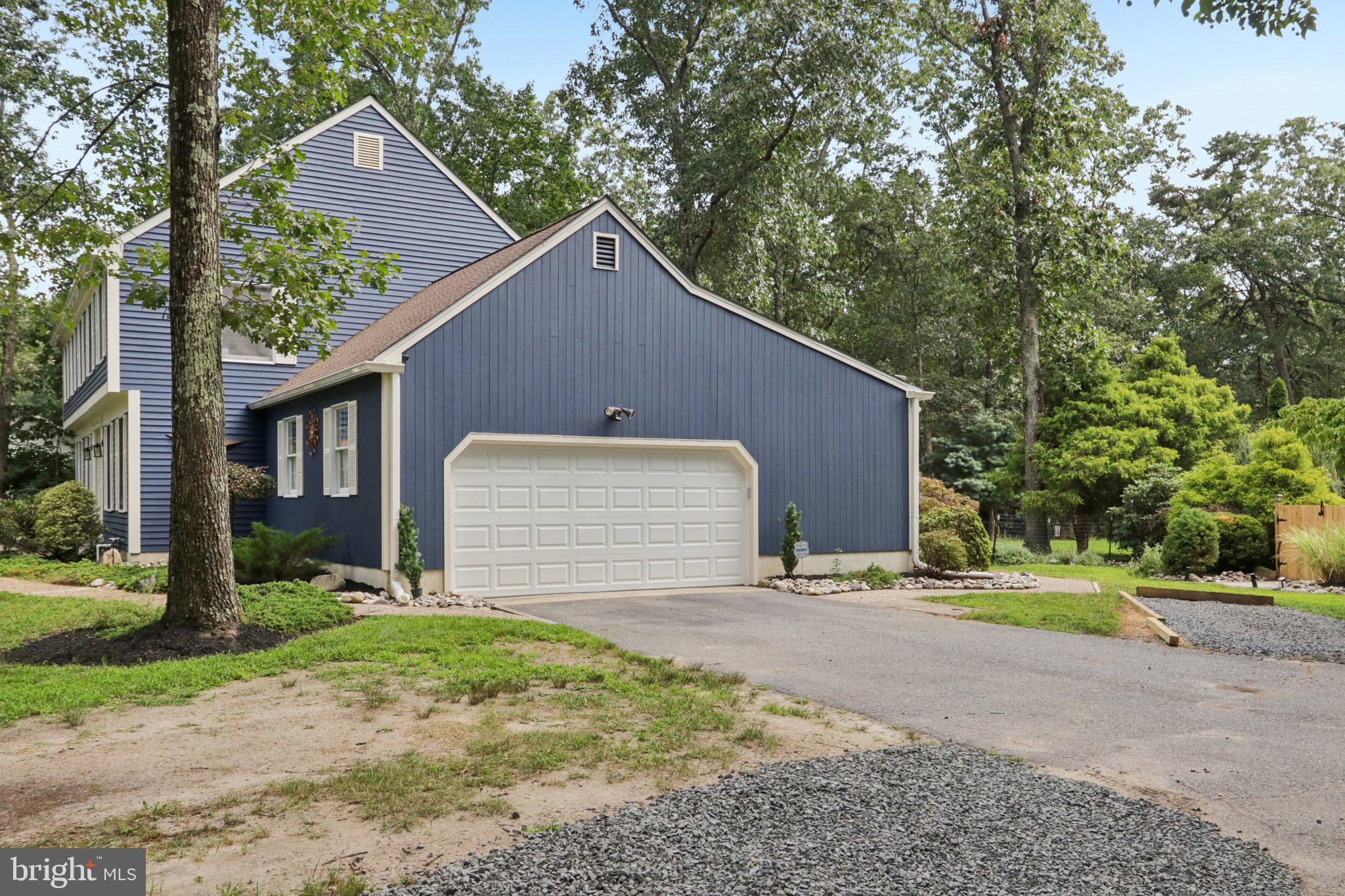 4 ROXBURY DRIVE