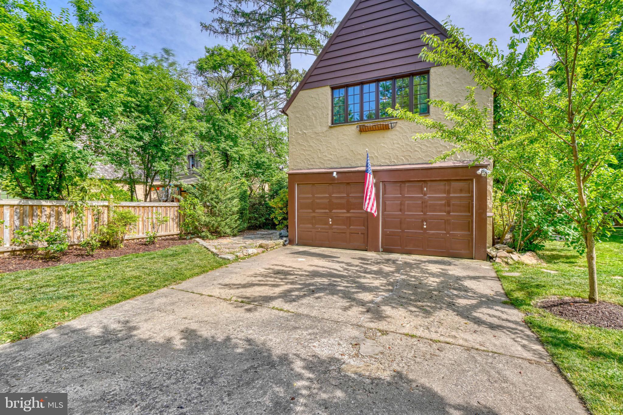 HOMELAND HISTORIC DISTRICT - Residential Lease