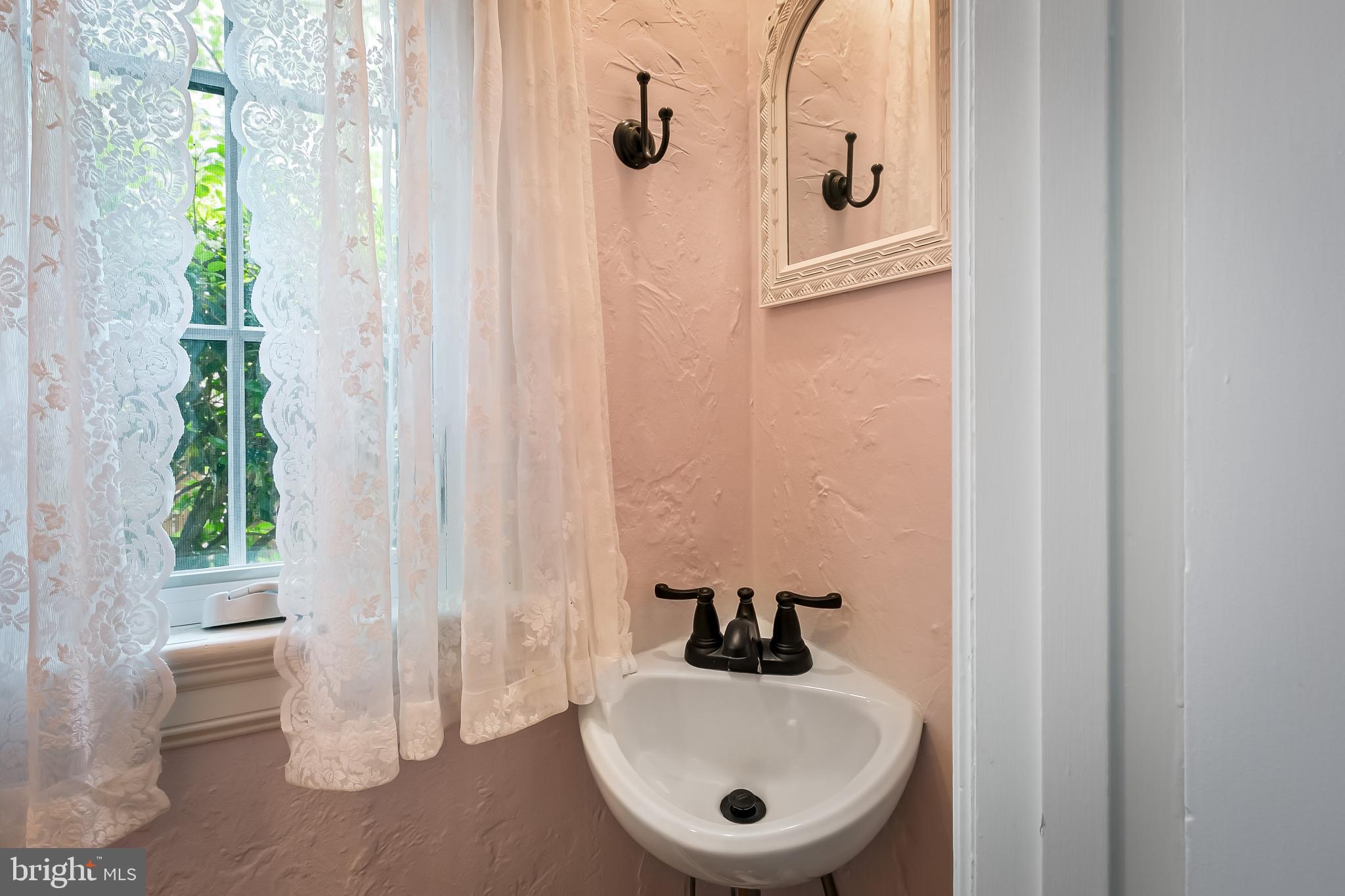 HOMELAND HISTORIC DISTRICT - Residential Lease