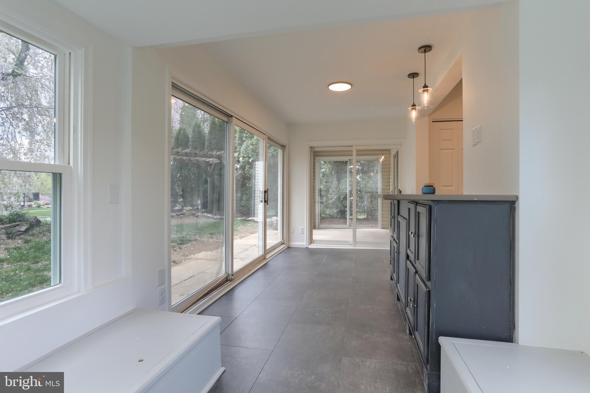 CREEKSIDE - Residential