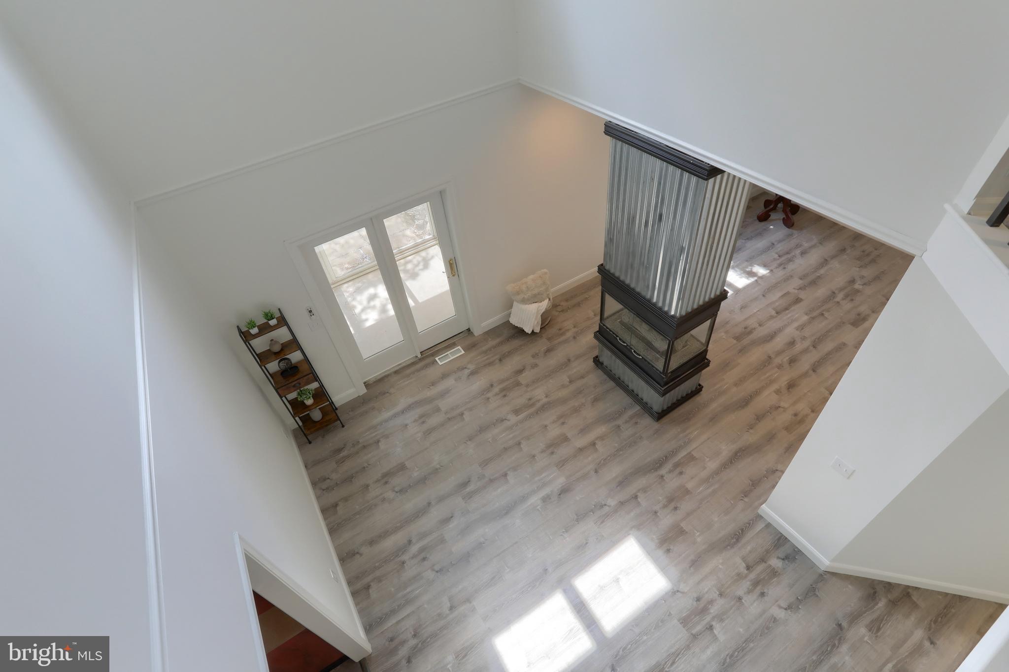 CREEKSIDE - Residential