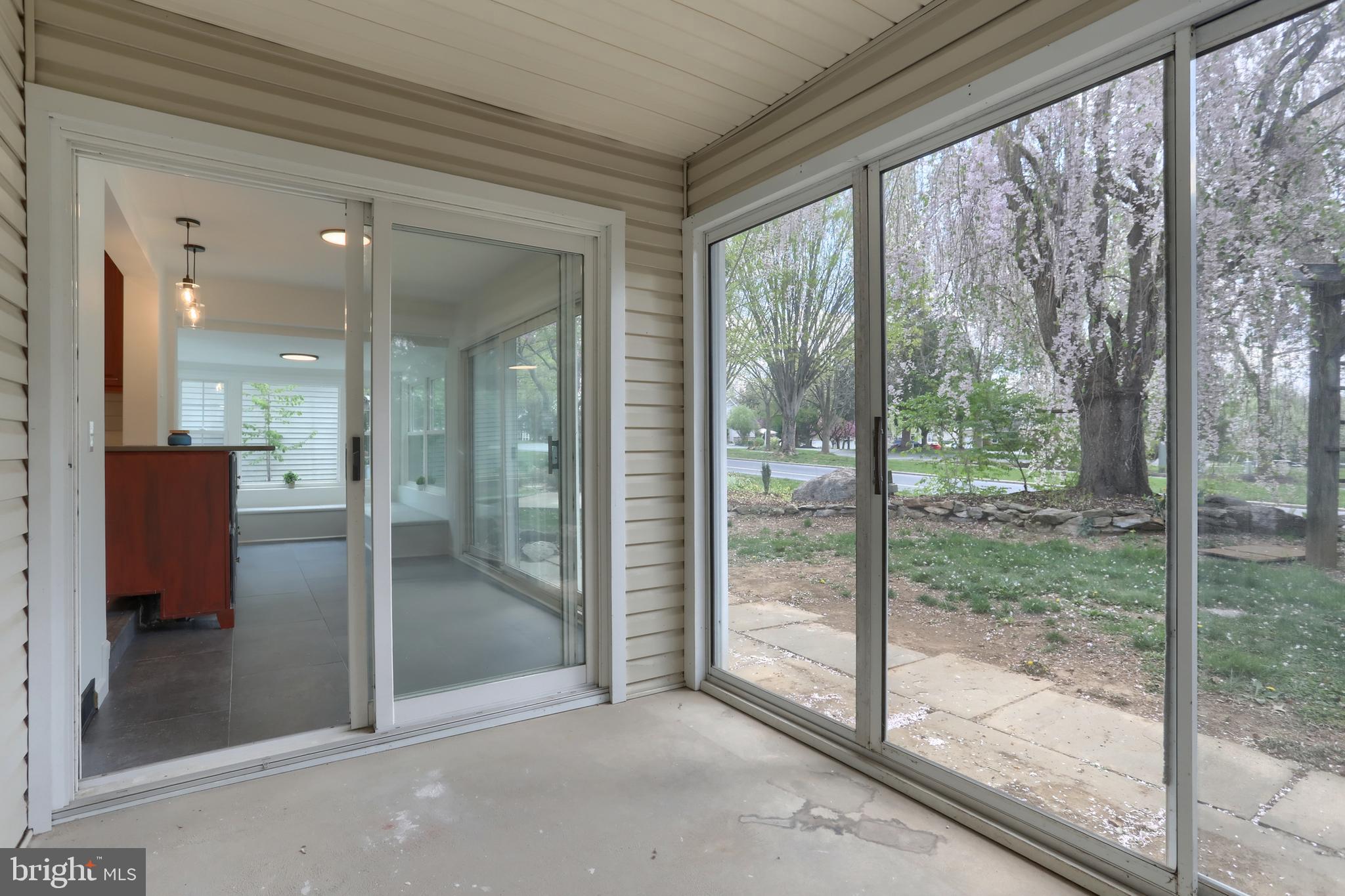 CREEKSIDE - Residential