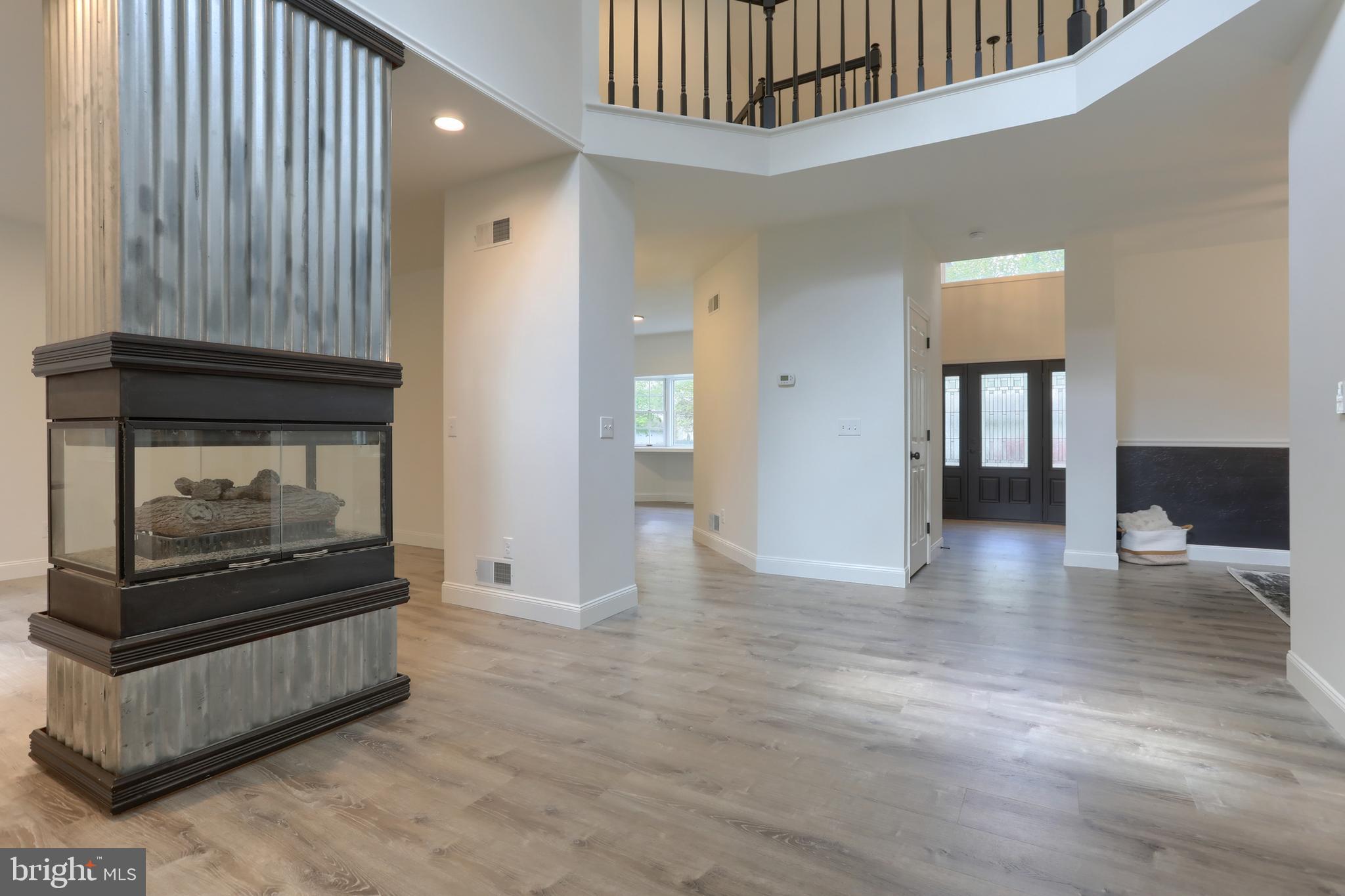 CREEKSIDE - Residential