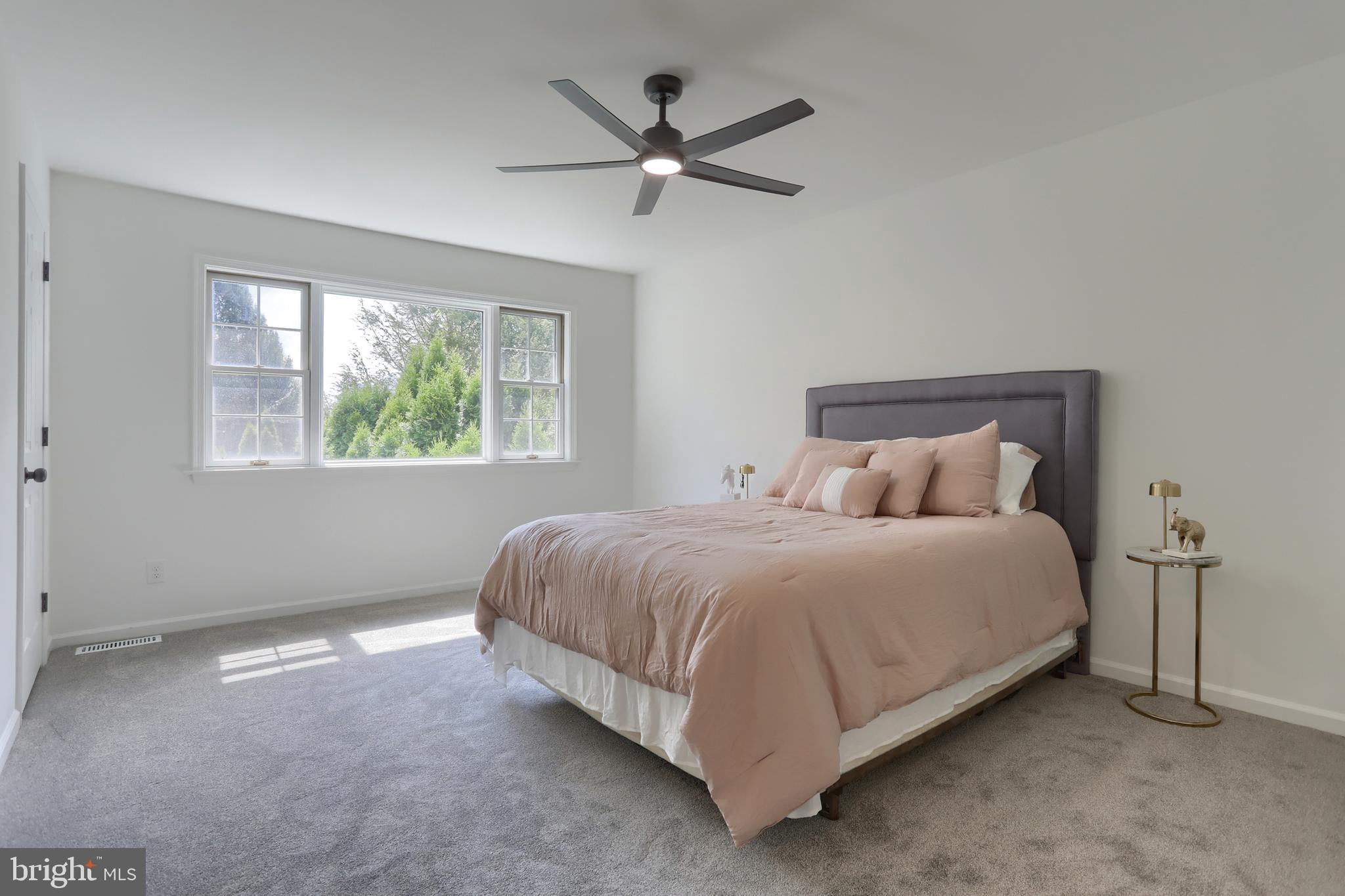 CREEKSIDE - Residential