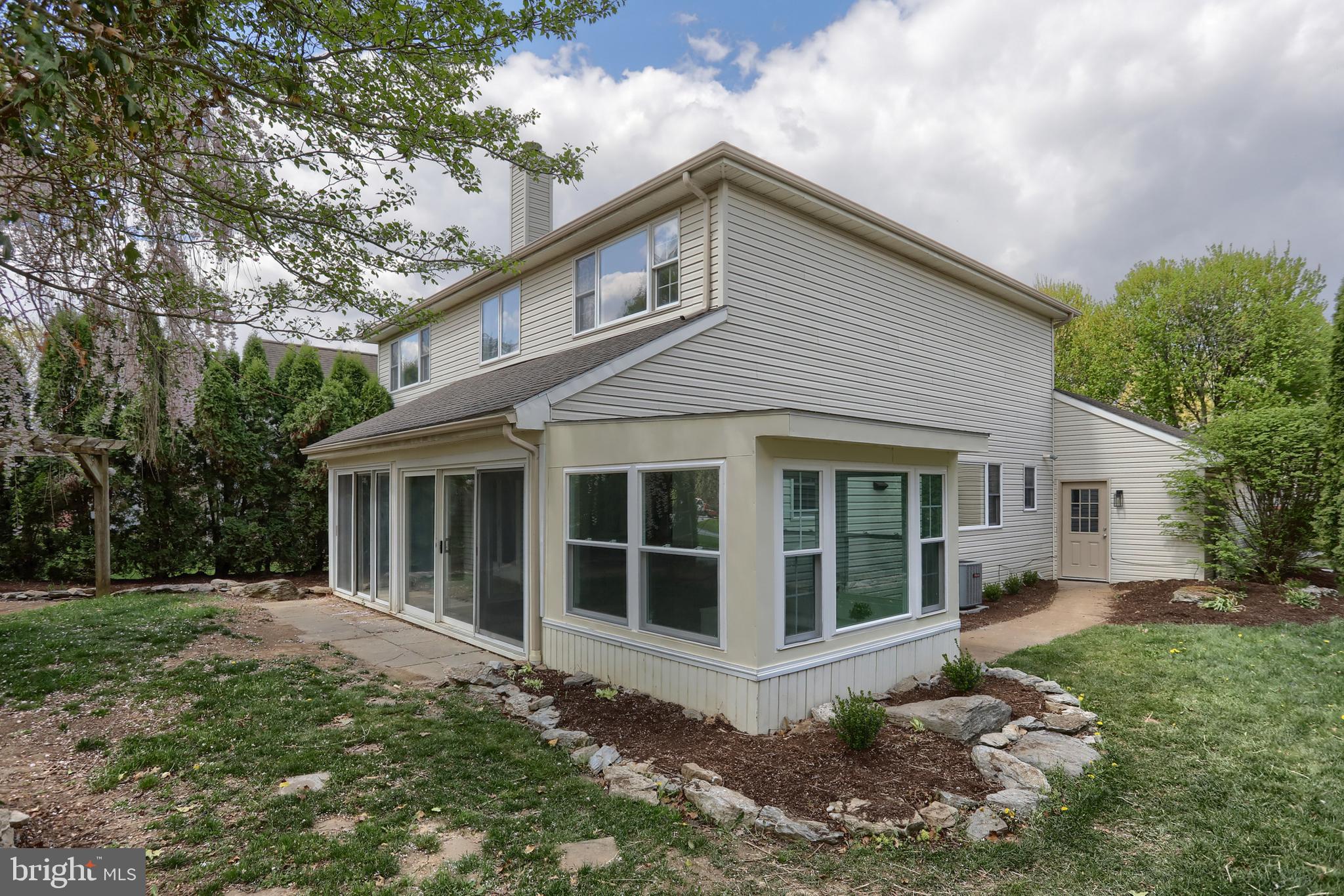 CREEKSIDE - Residential