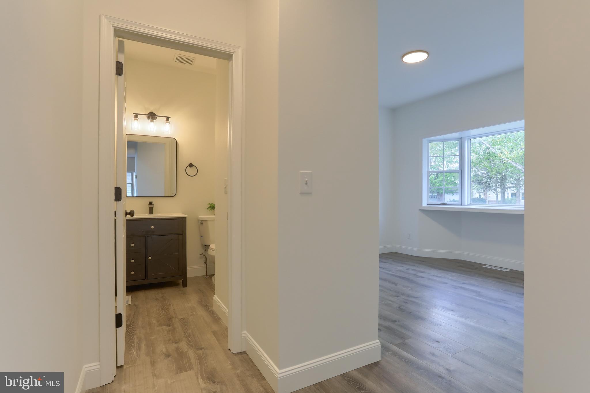 CREEKSIDE - Residential