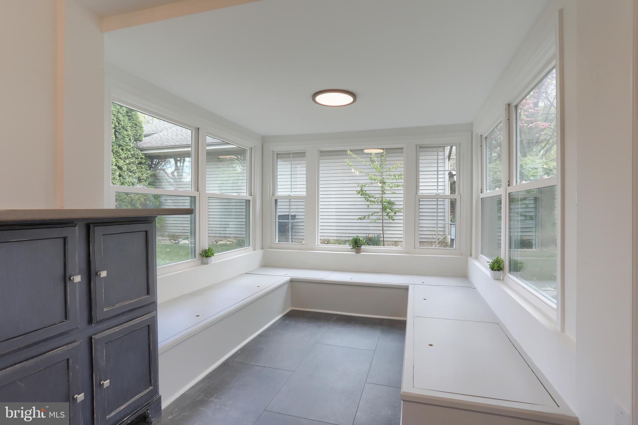 CREEKSIDE - Residential