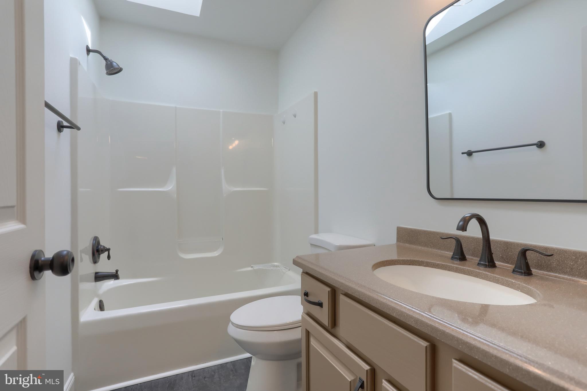 CREEKSIDE - Residential