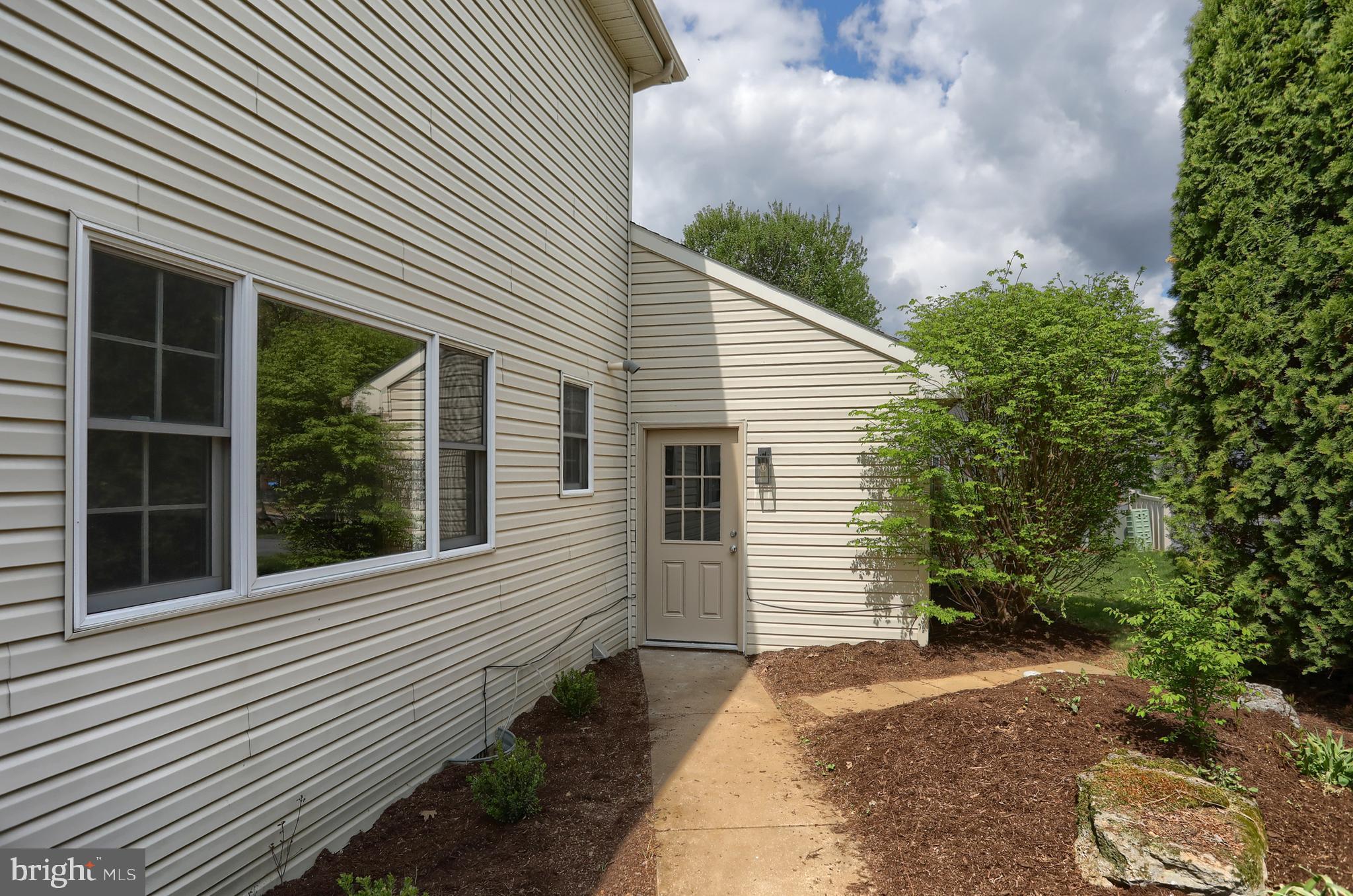 CREEKSIDE - Residential