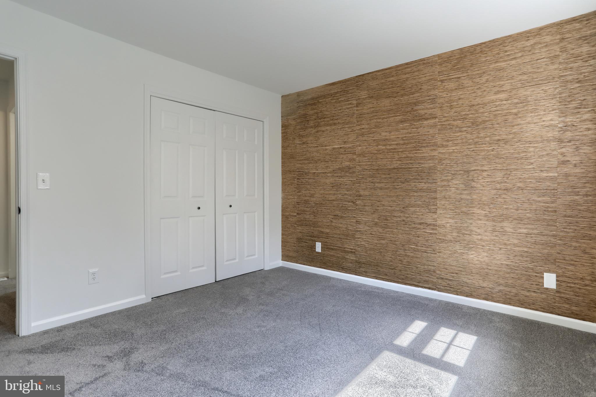 CREEKSIDE - Residential