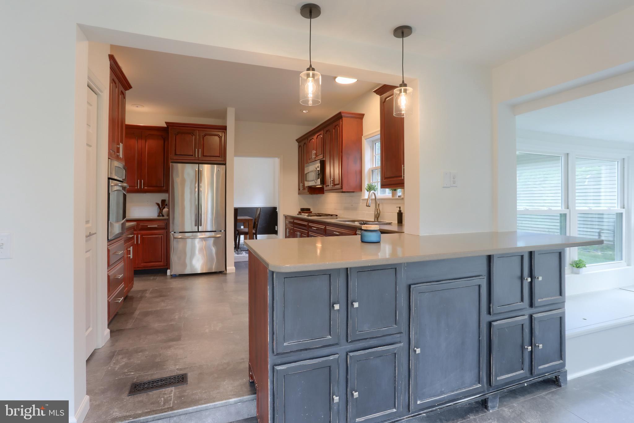 CREEKSIDE - Residential