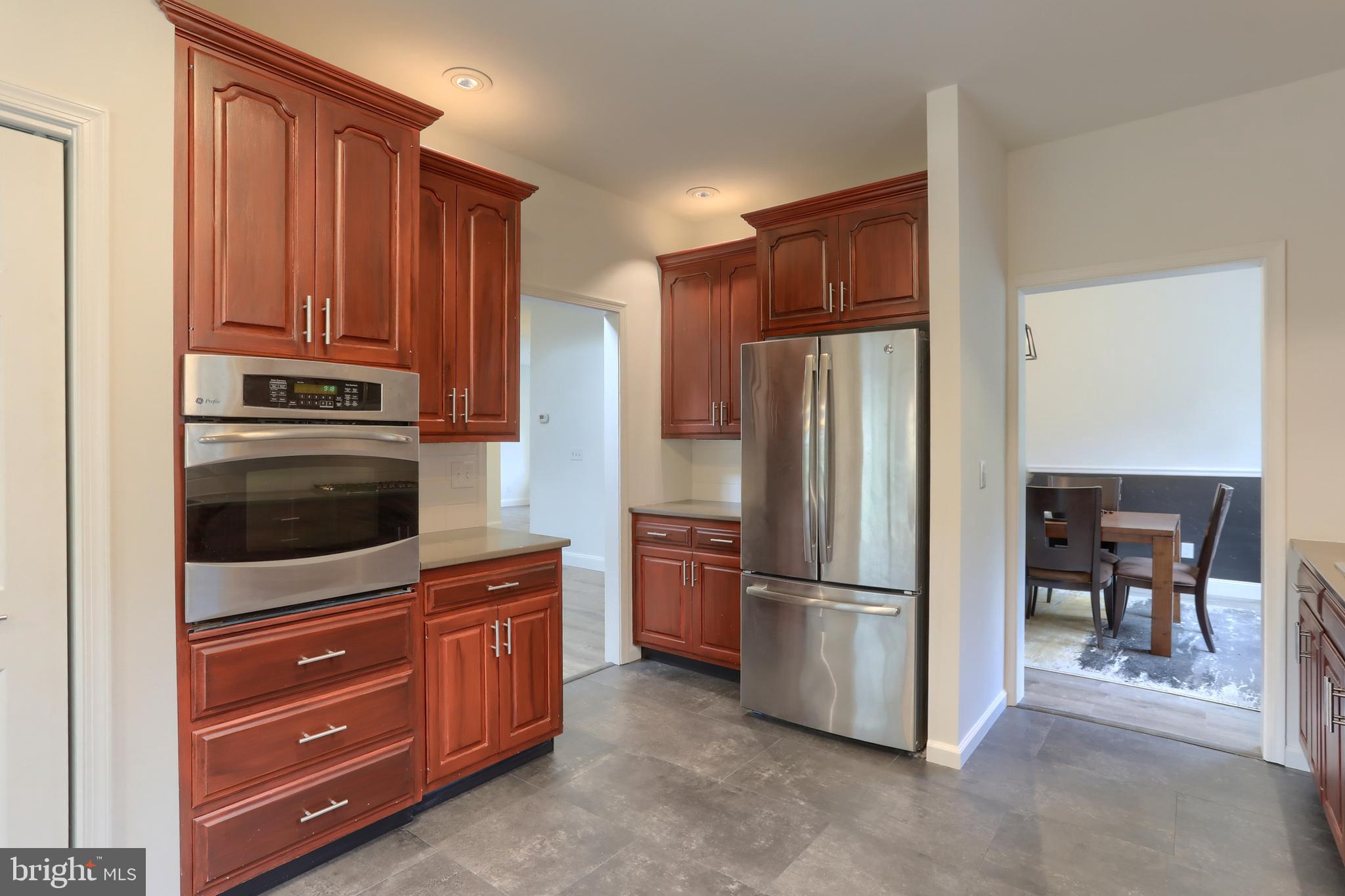 CREEKSIDE - Residential