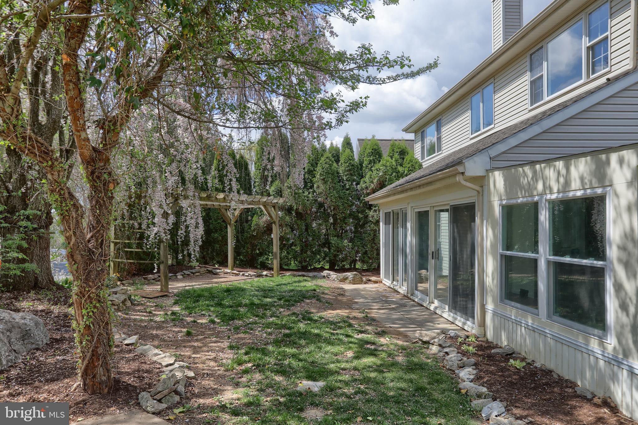 CREEKSIDE - Residential