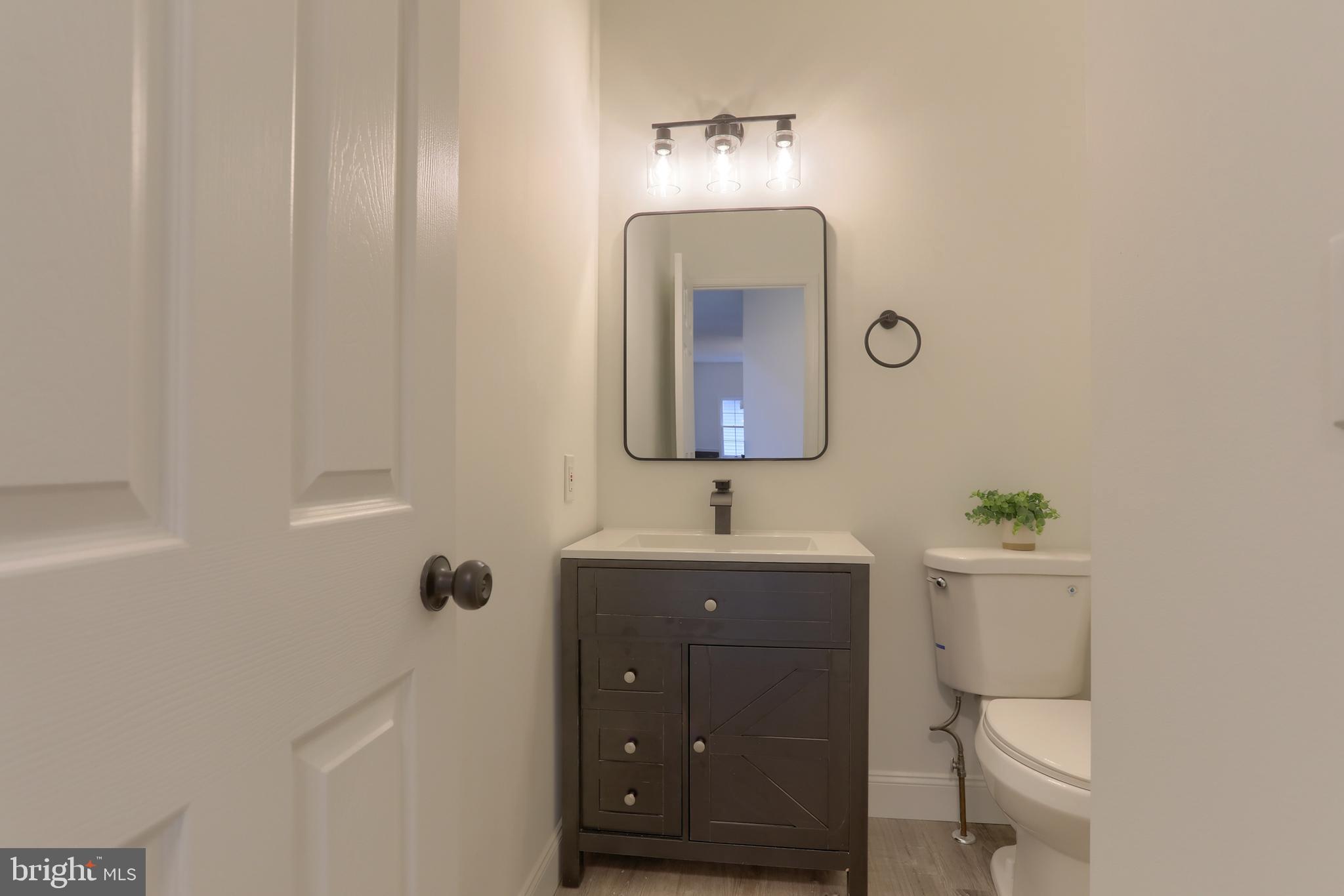 CREEKSIDE - Residential