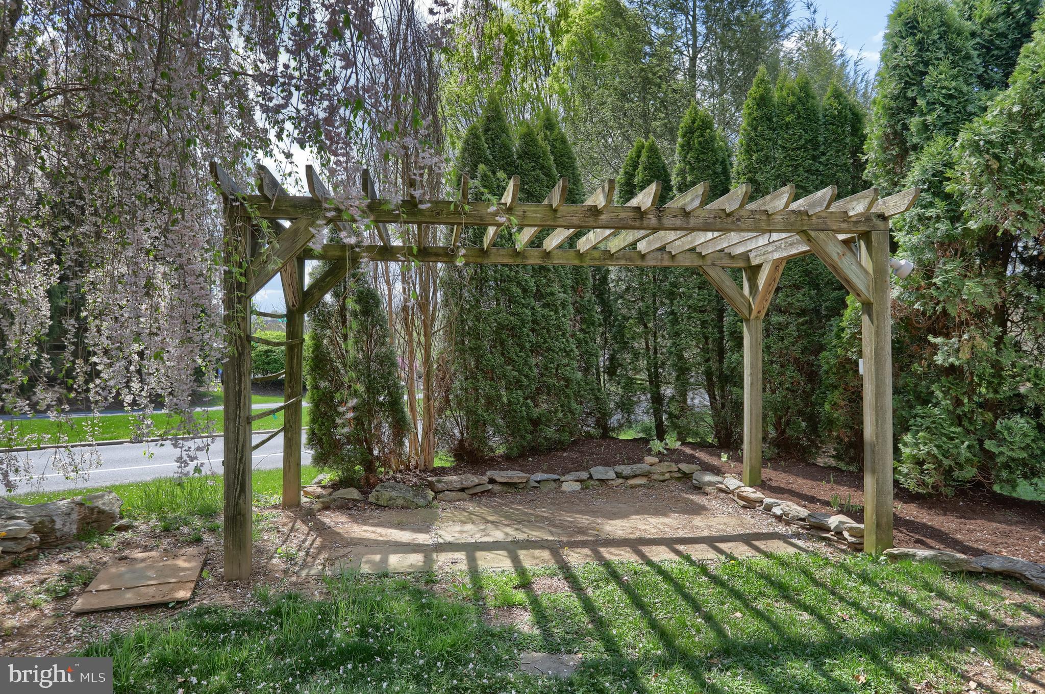 CREEKSIDE - Residential