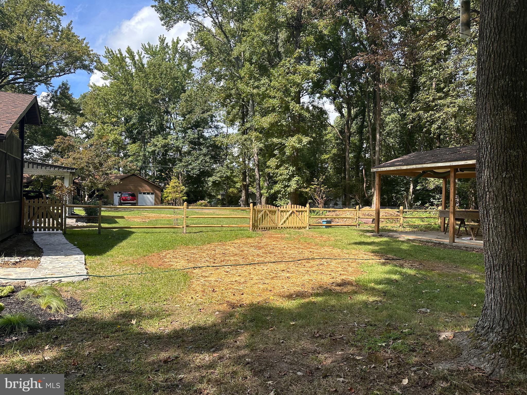 SHADY OAKS MANOR - Residential Lease