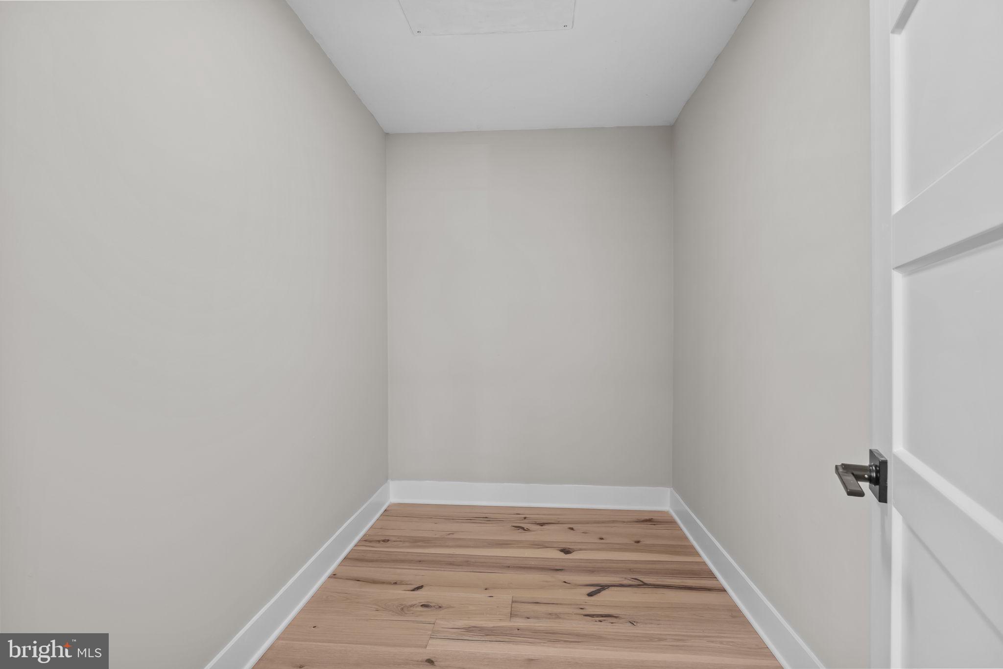 000 - Residential Lease