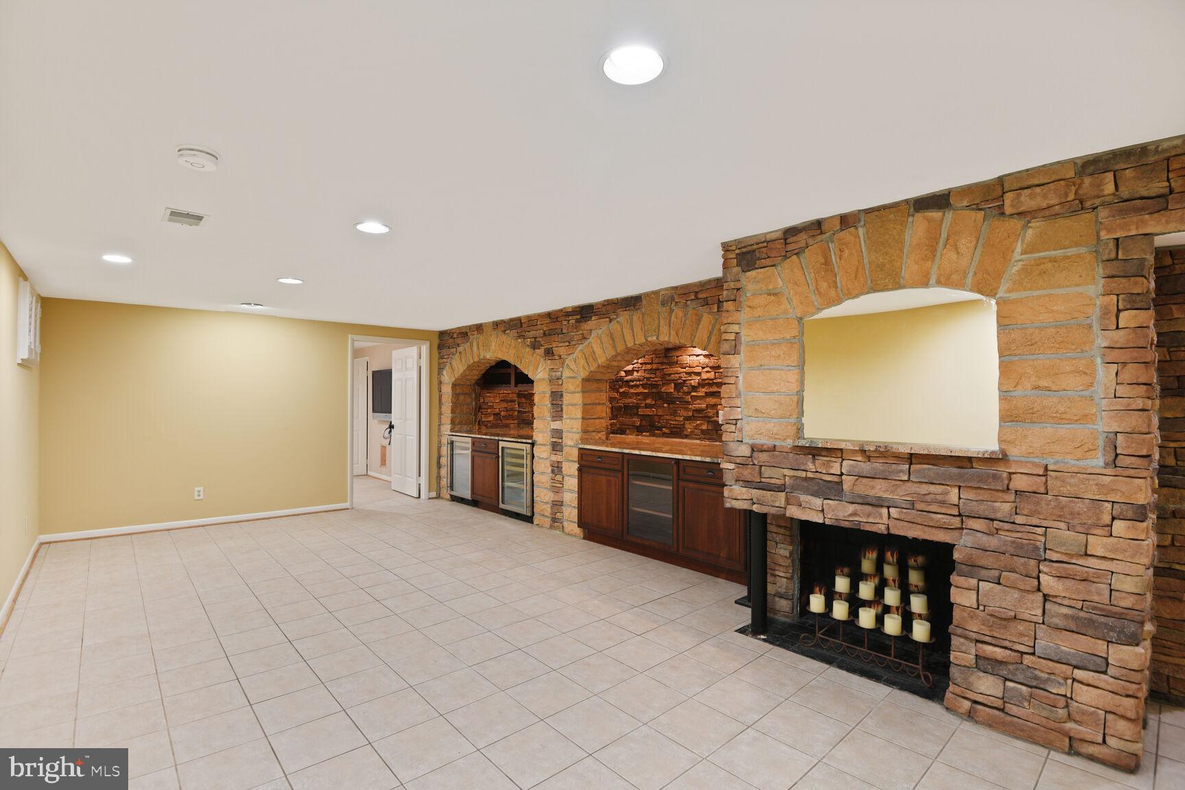 MEADOWBROOK ESTATES - Residential