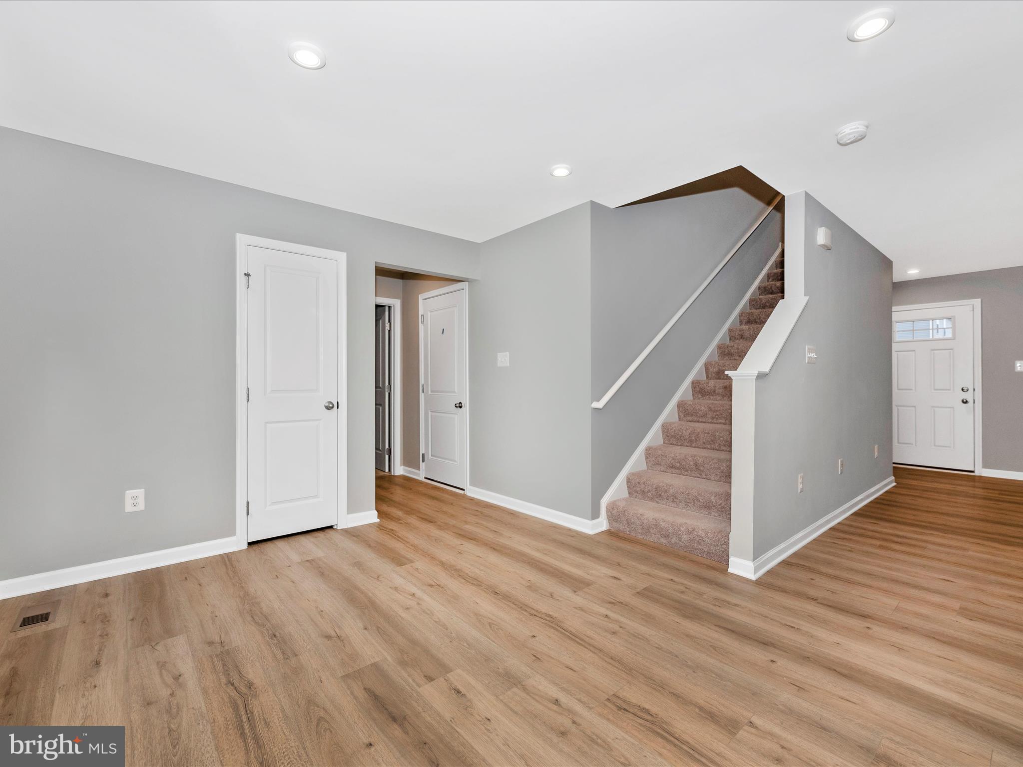 CARDINAL POINTE - Residential