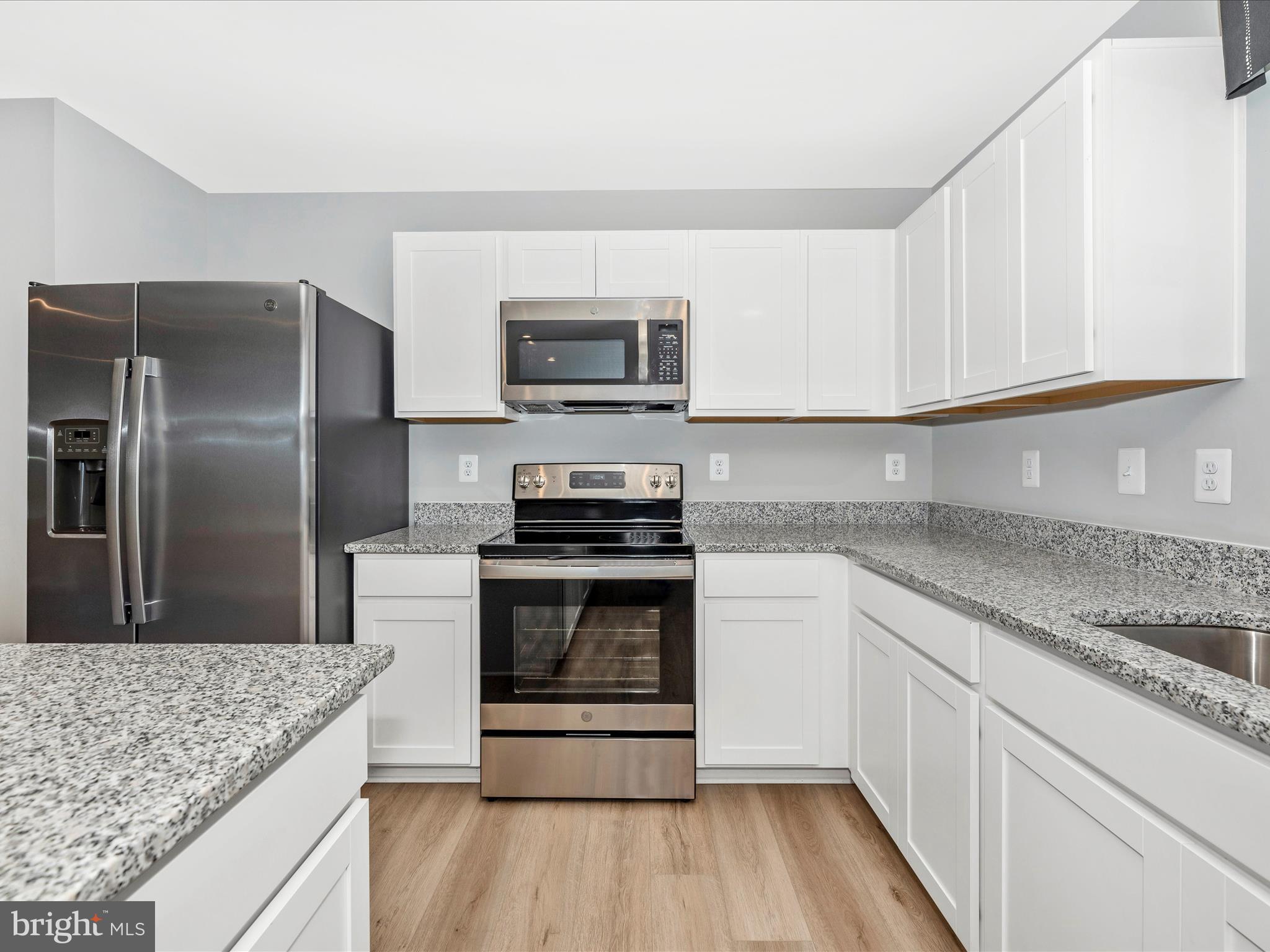 CARDINAL POINTE - Residential