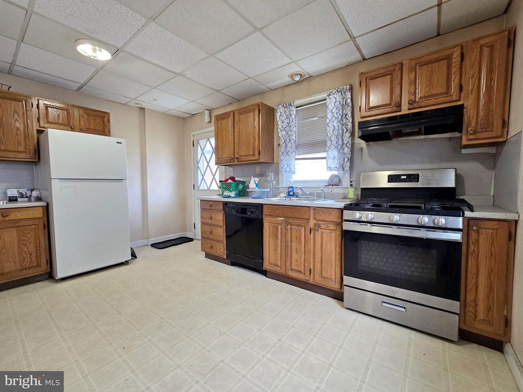 Photo of 515 Andrews Avenue, COLLINGDALE, PA 19023 (MLS # PADE2103794)