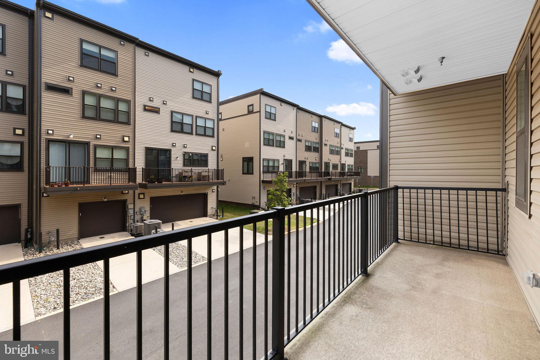 METRO WALK AT MOOREFIELD STATION - Residential