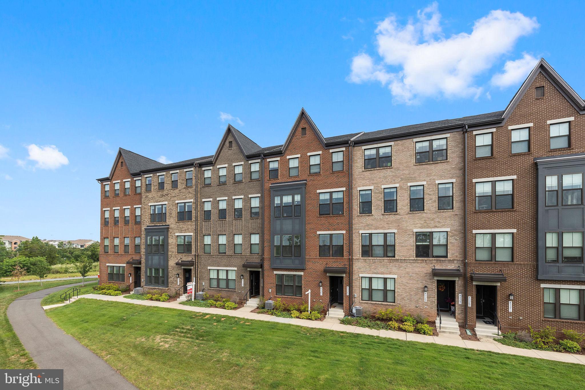 METRO WALK AT MOOREFIELD STATION - Residential