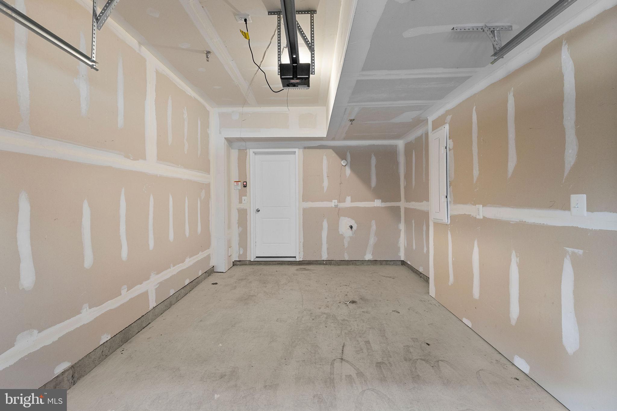 METRO WALK AT MOOREFIELD STATION - Residential