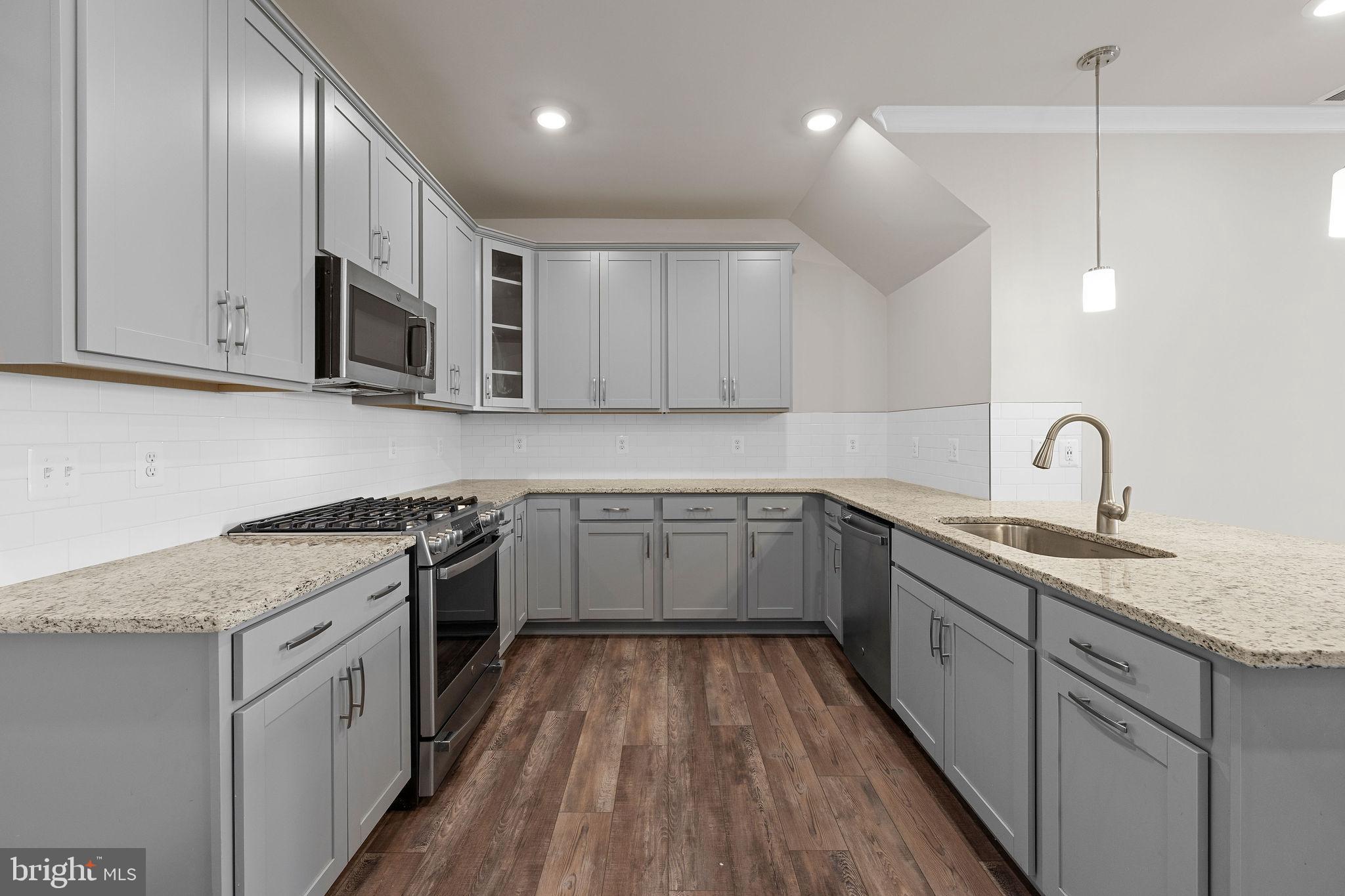 METRO WALK AT MOOREFIELD STATION - Residential