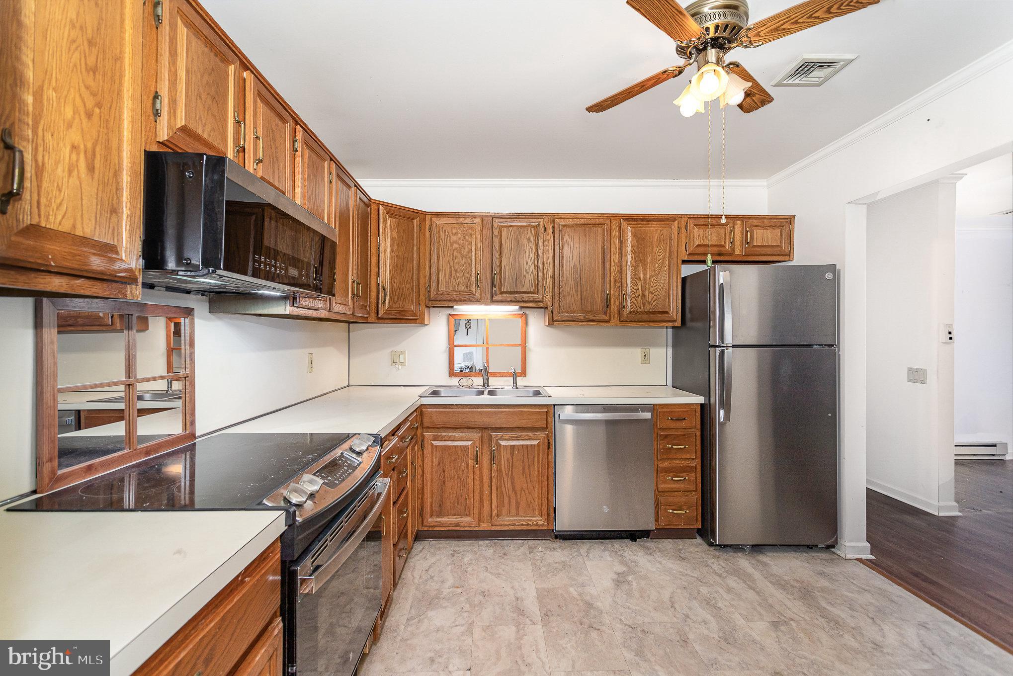 CRESTVIEW VILLAS - Residential