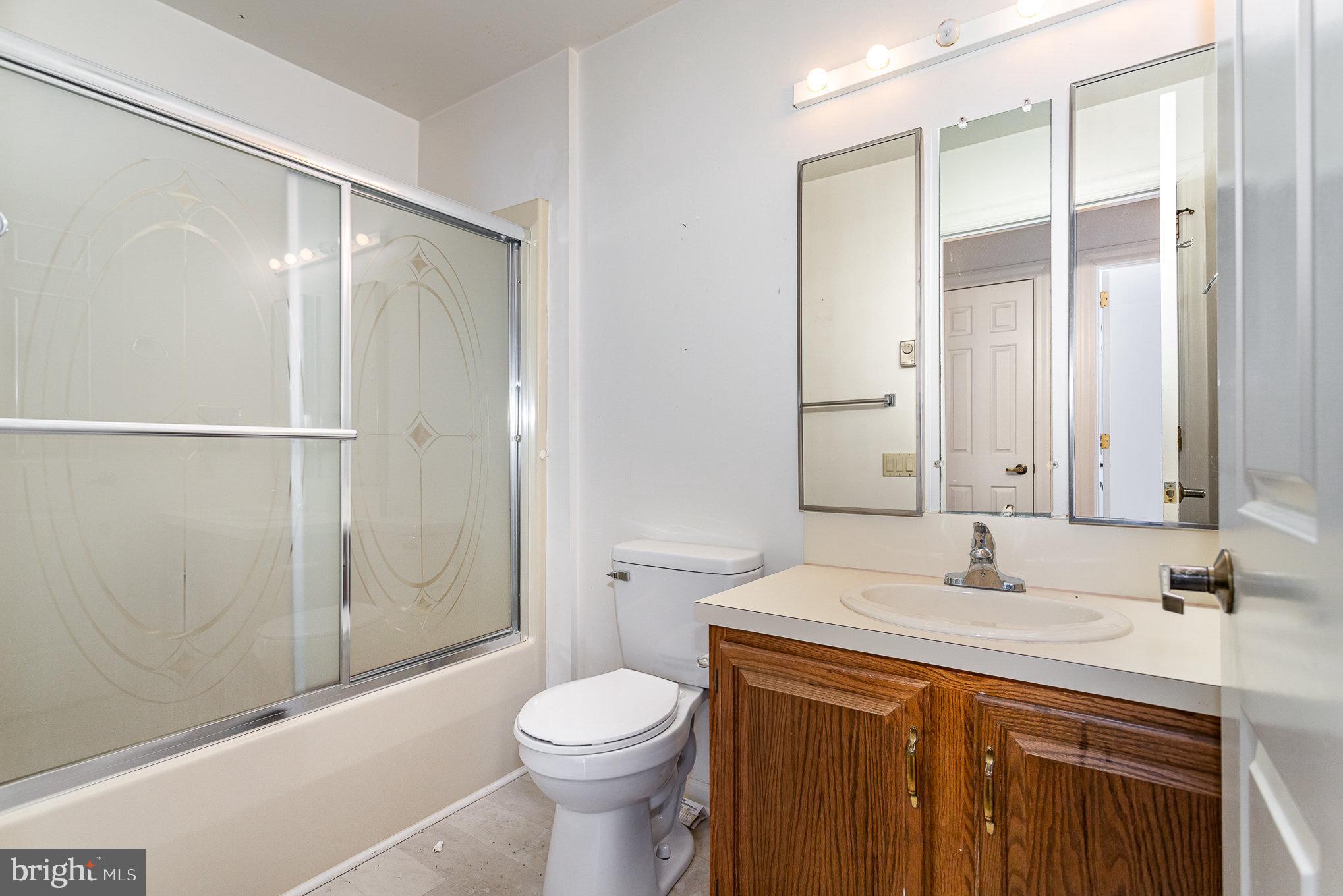 CRESTVIEW VILLAS - Residential