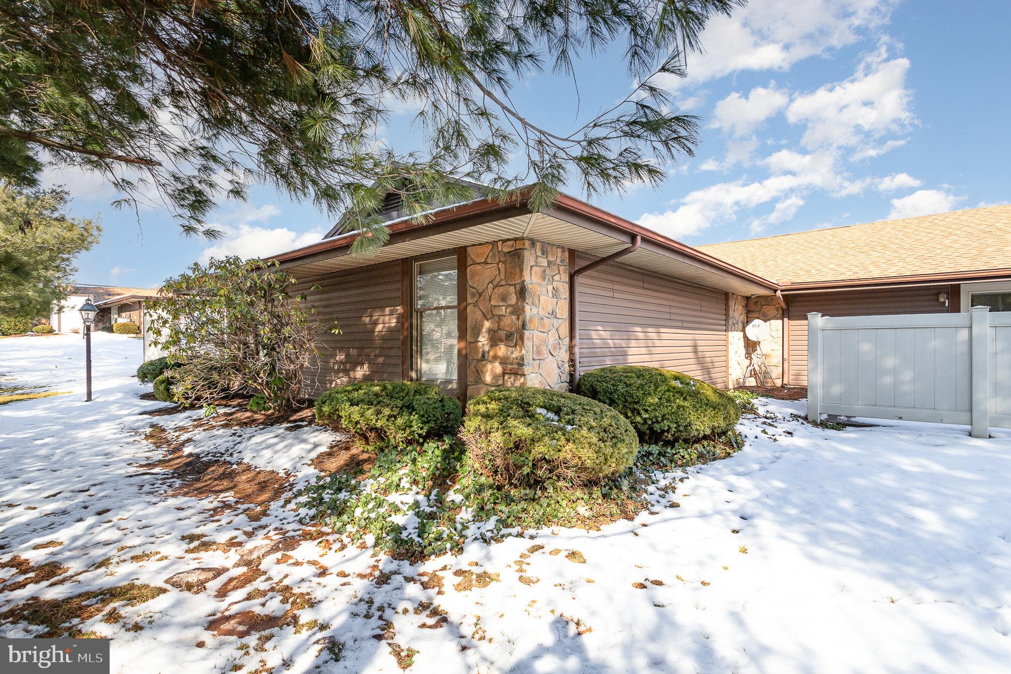 CRESTVIEW VILLAS - Residential